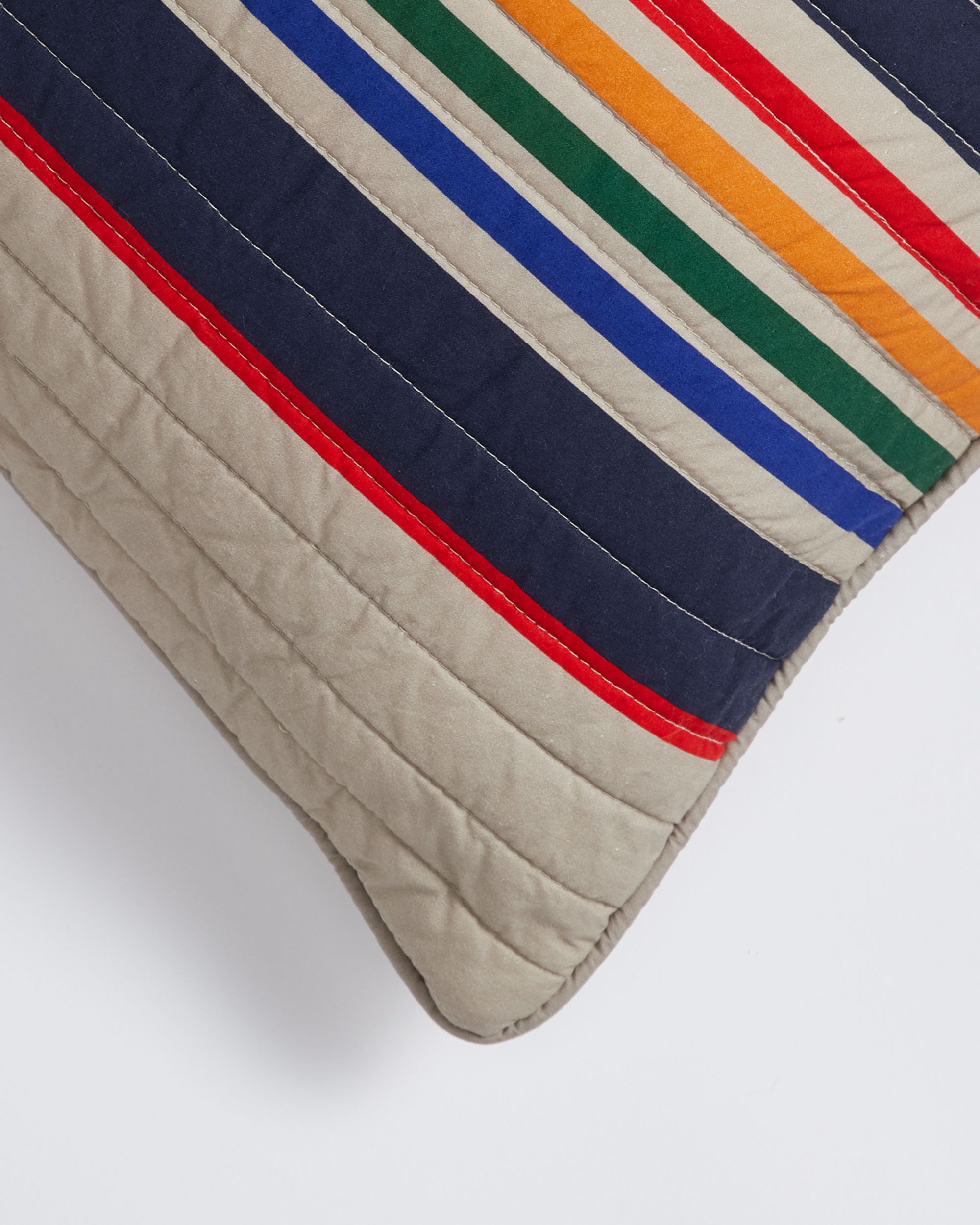 YELLOWSTONE NATIONAL PARK QUILTED HUG PILLOW