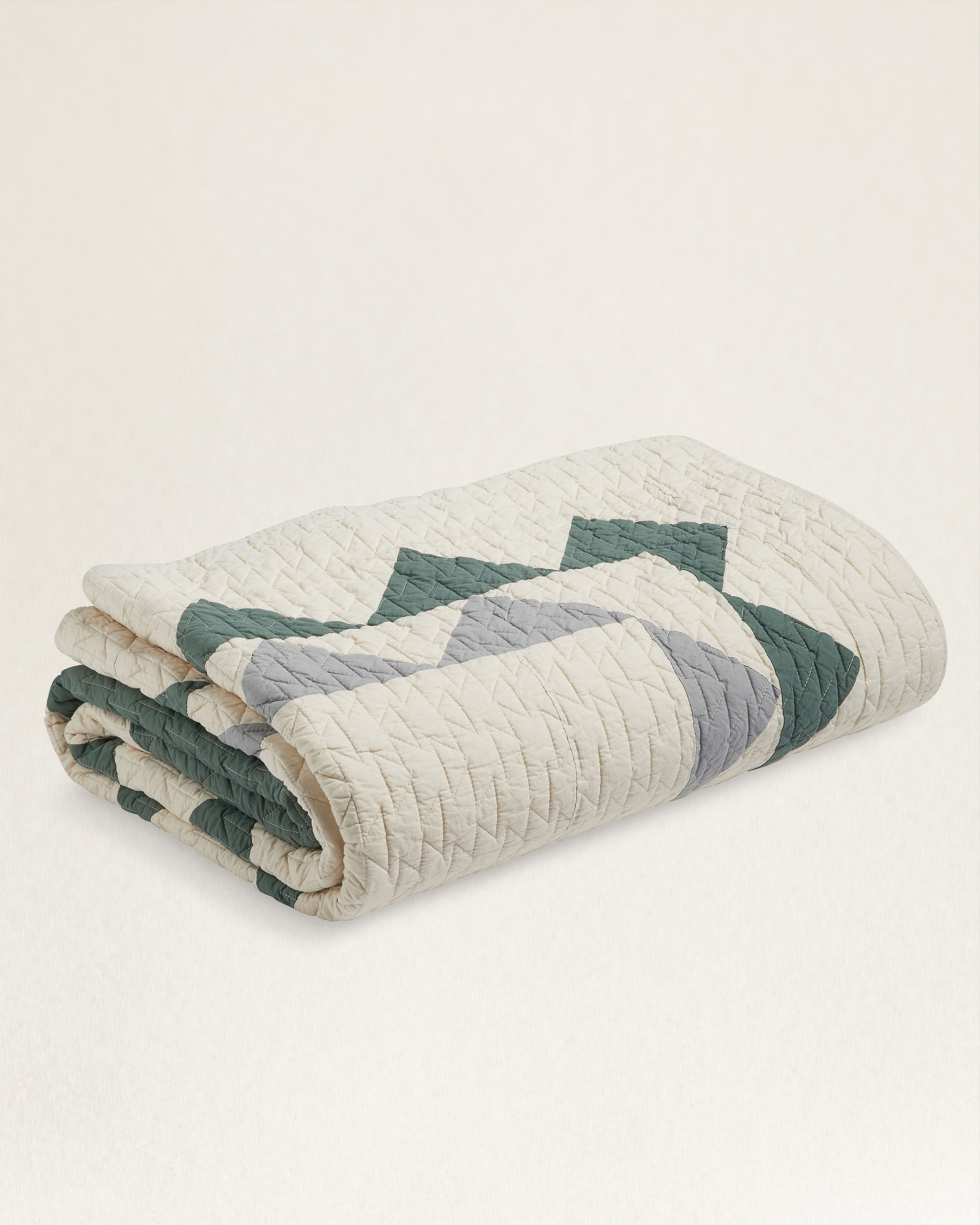 AGATE BEACH PIECED QUILT SET