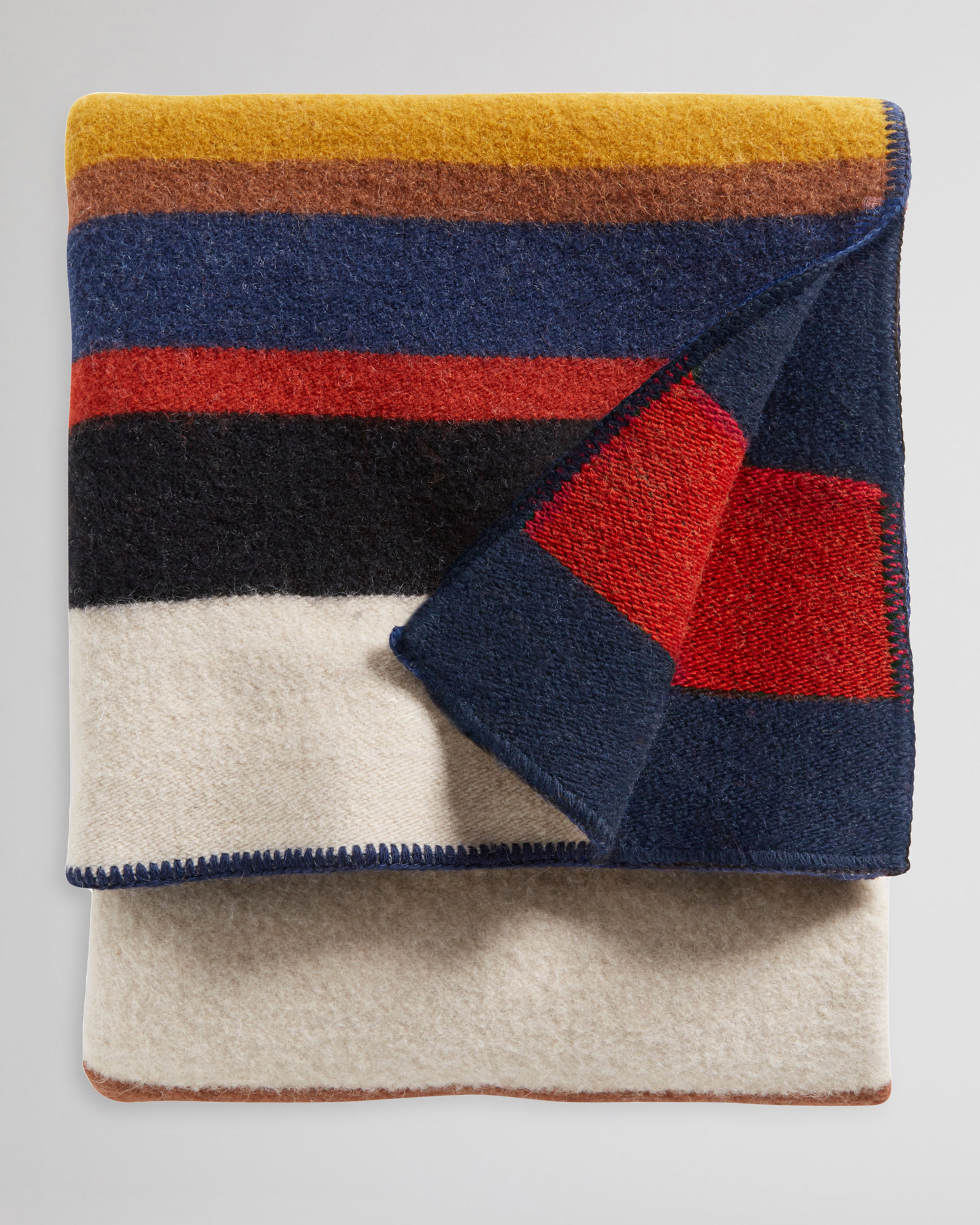 BRIDGER WOOL THROW WITH CARRIER