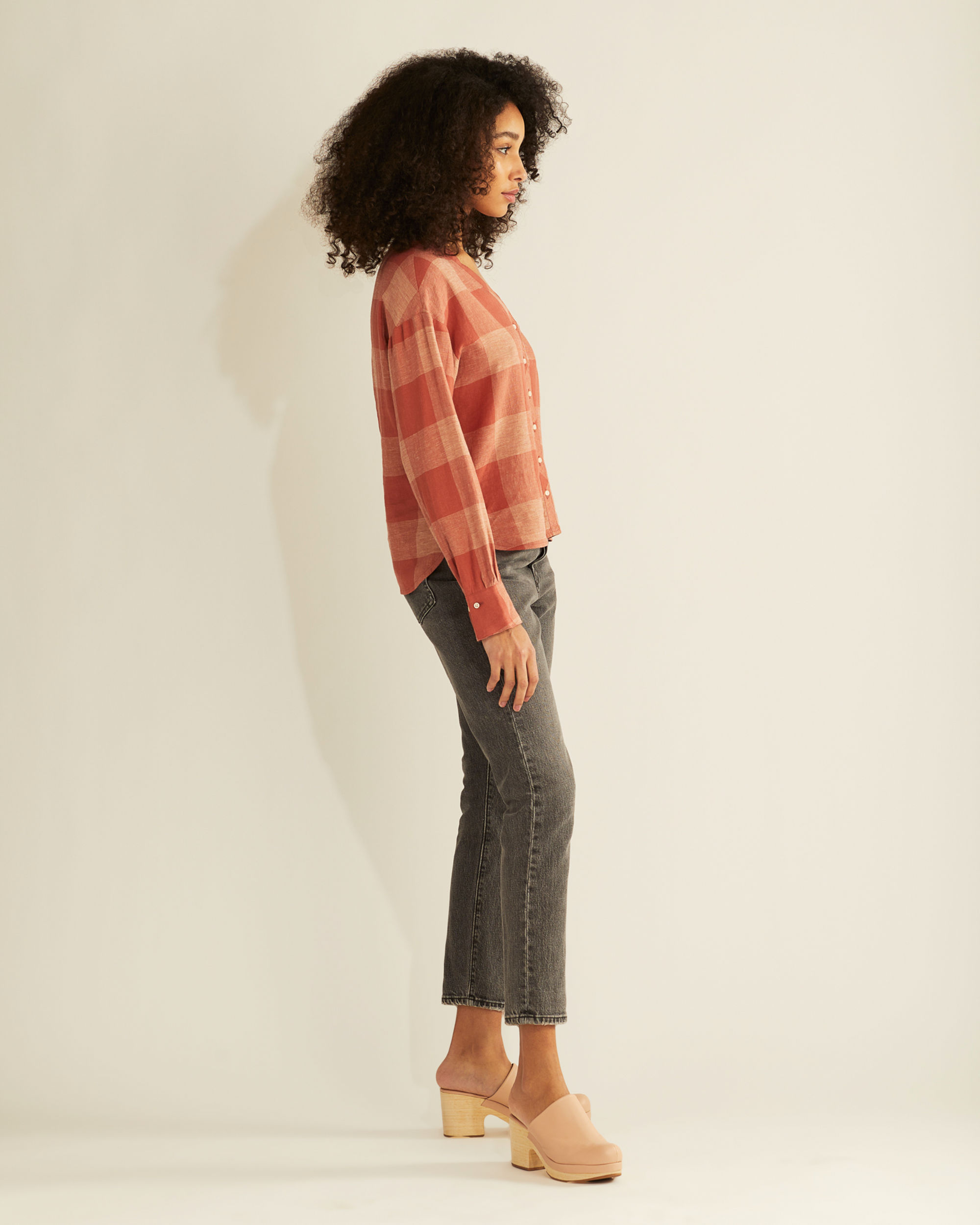 WOMEN'S AMELIA V-NECK SHIRT