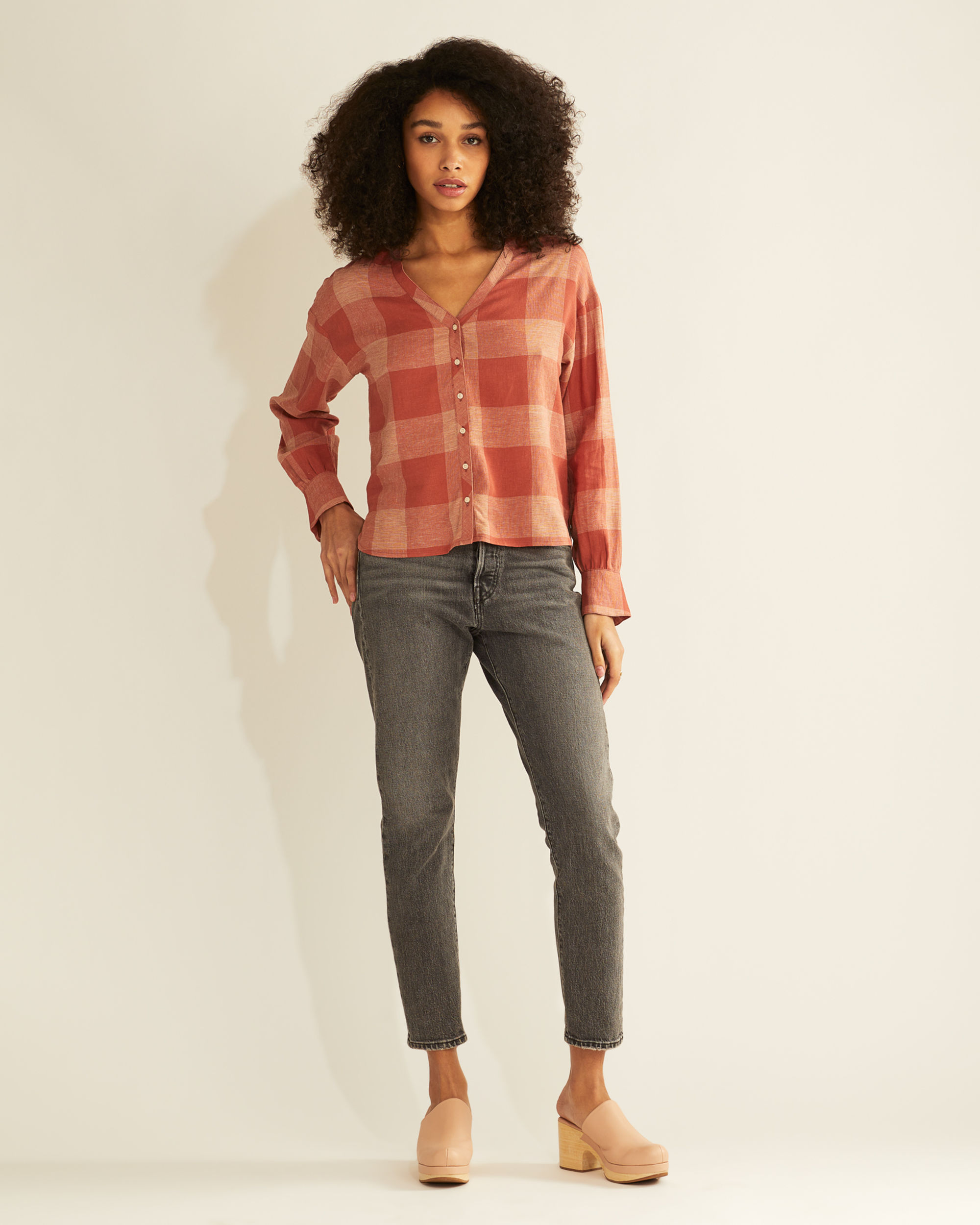 WOMEN'S AMELIA V-NECK SHIRT