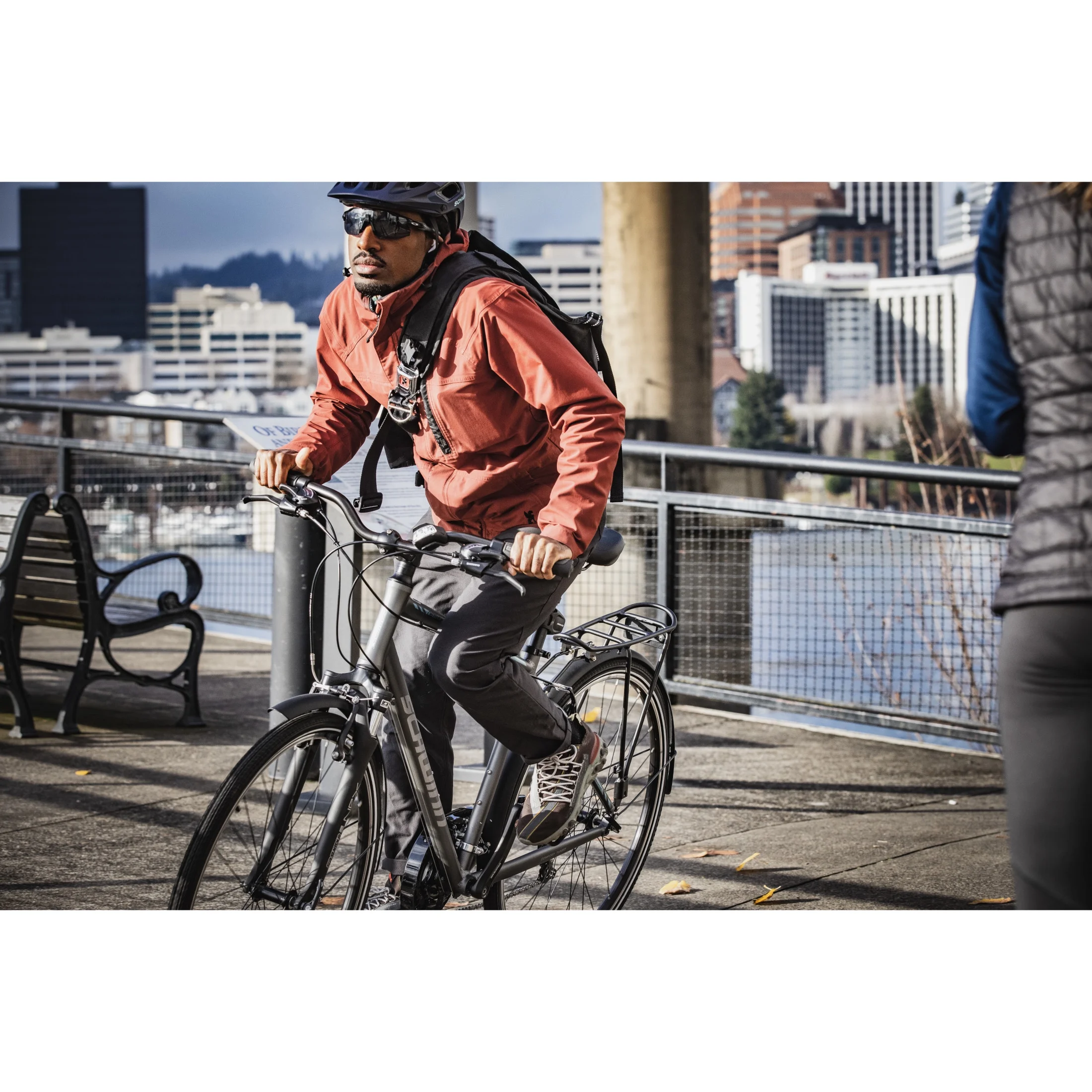 Schwinn Network 6c Hybrid Bike. 21 Speeds. Large 19.5 Mens Style Frame. 700c Wheels. Grey