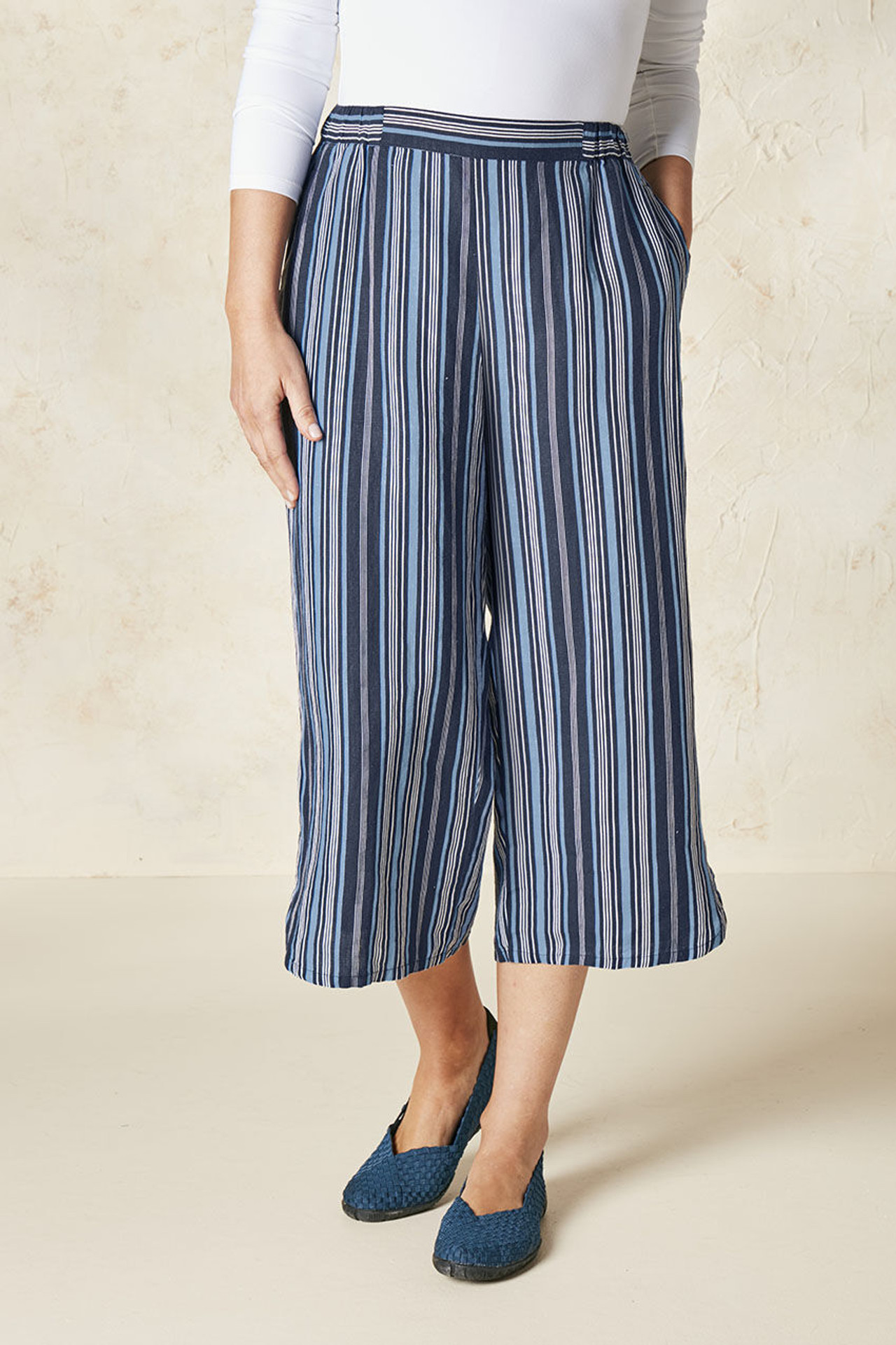 Show Your Stripes Linen Crops