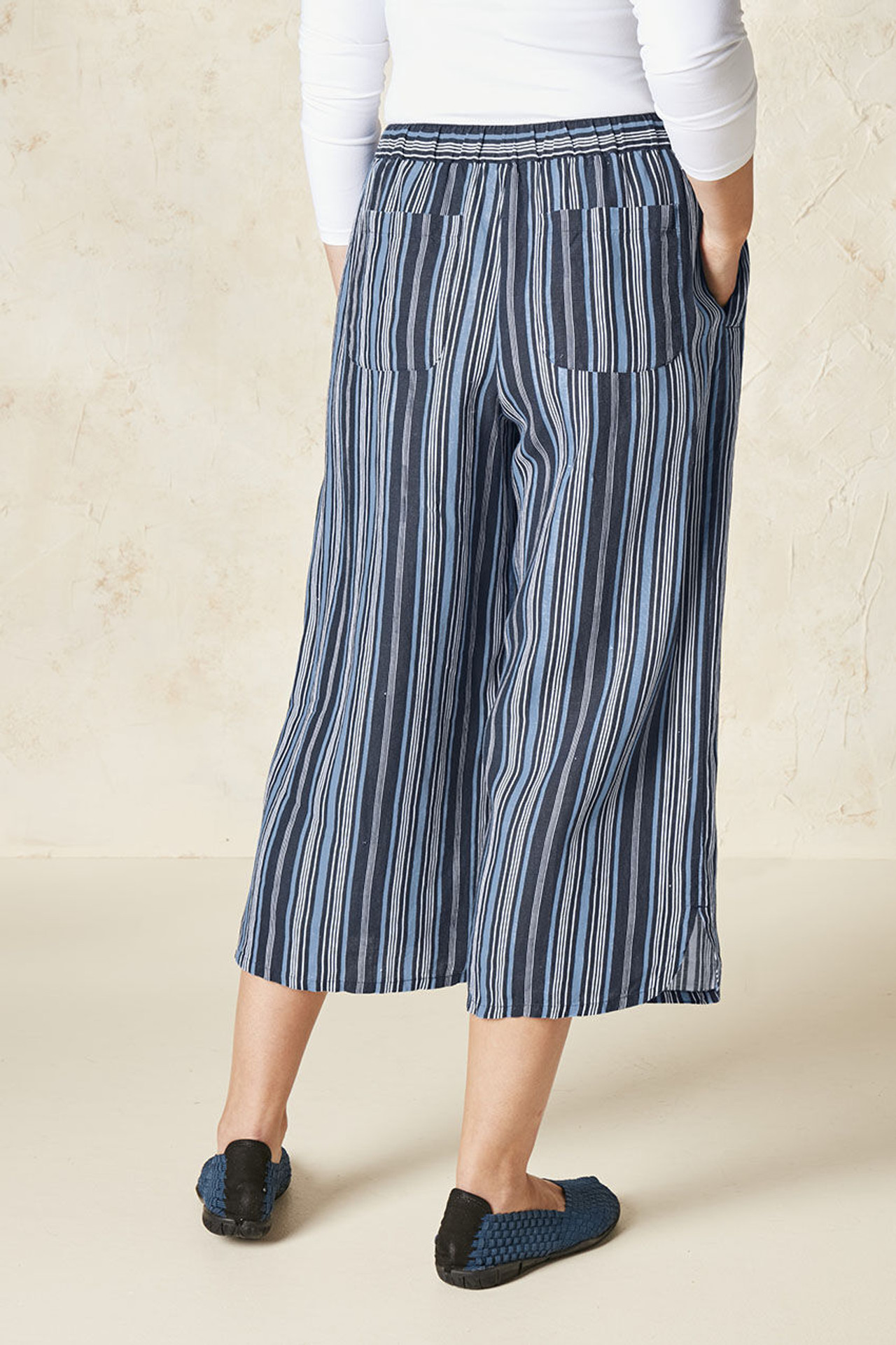 Show Your Stripes Linen Crops