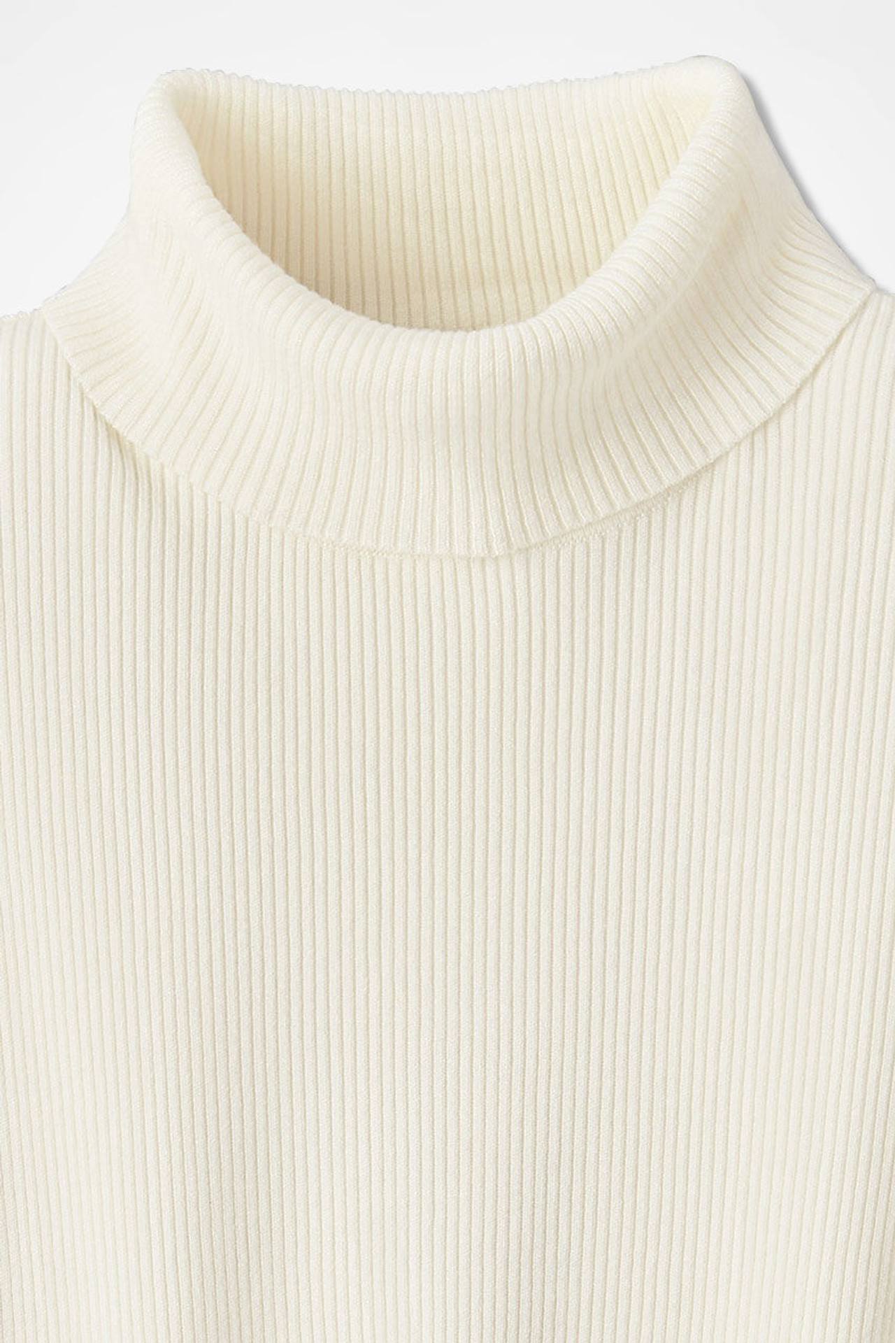 Elbow-Sleeve Ribbed Turtleneck