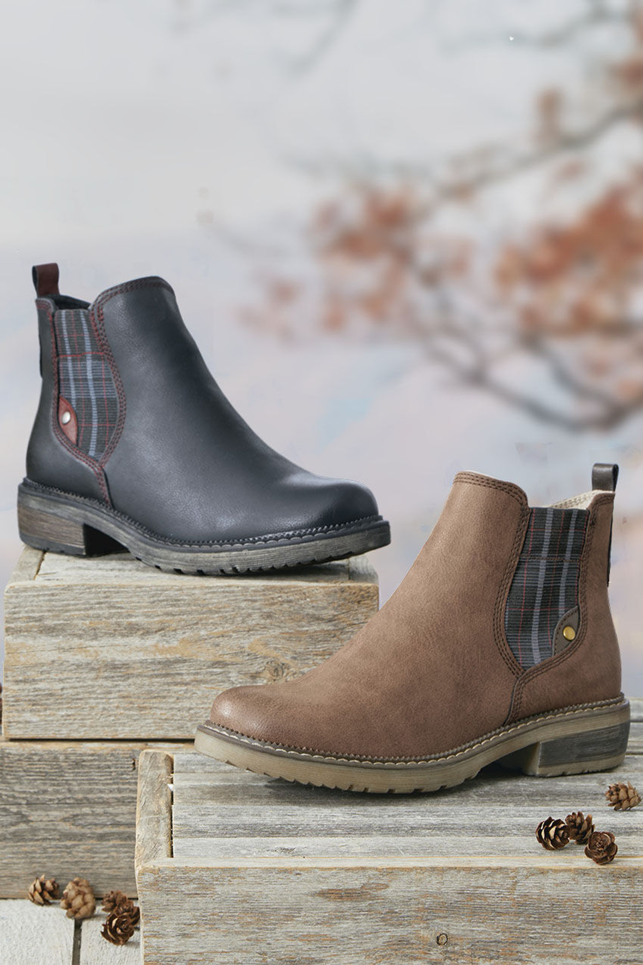 Nonia  Chelsea Boots by Spring Step?