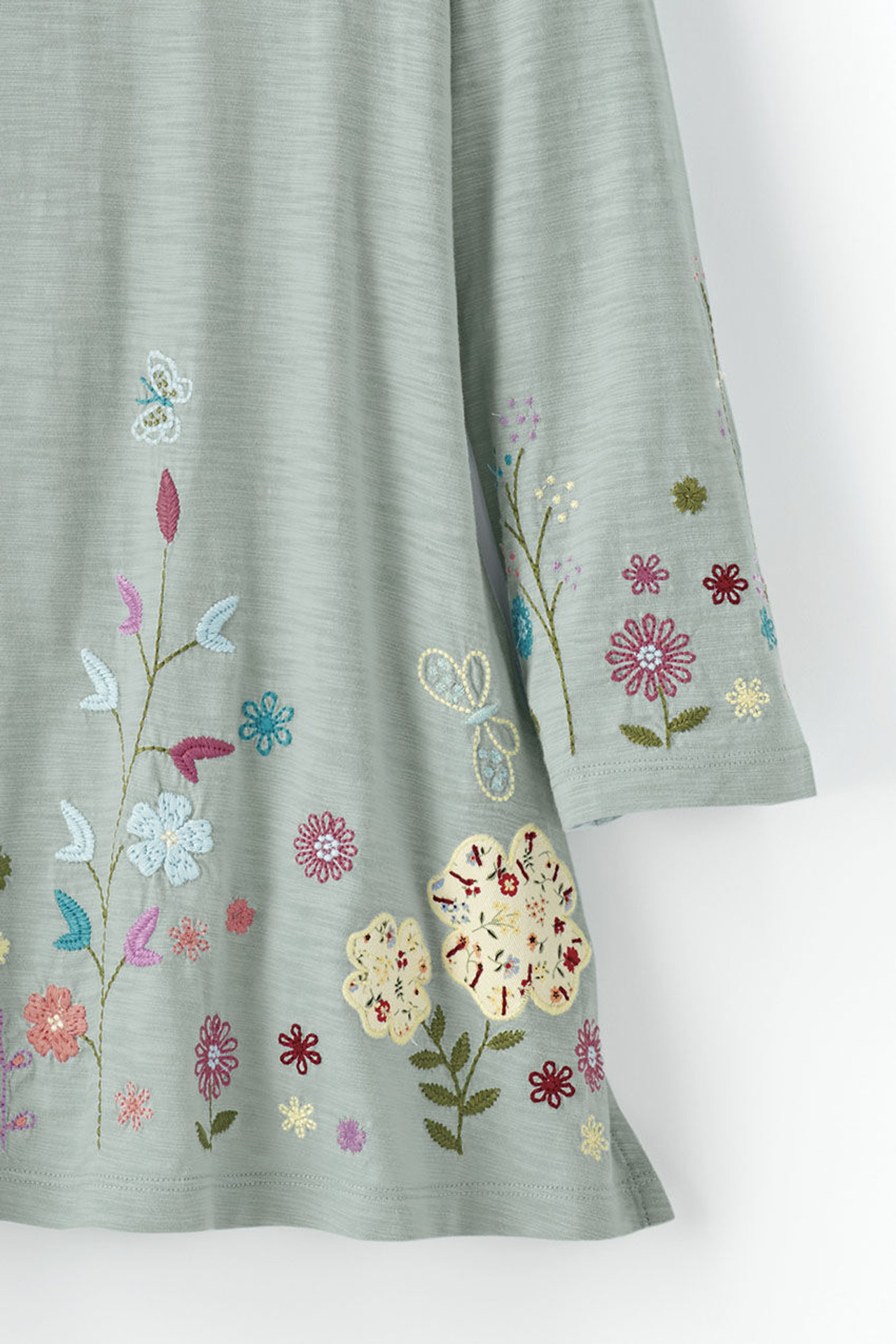 Floral Embroidered Hem L/S Knit Top