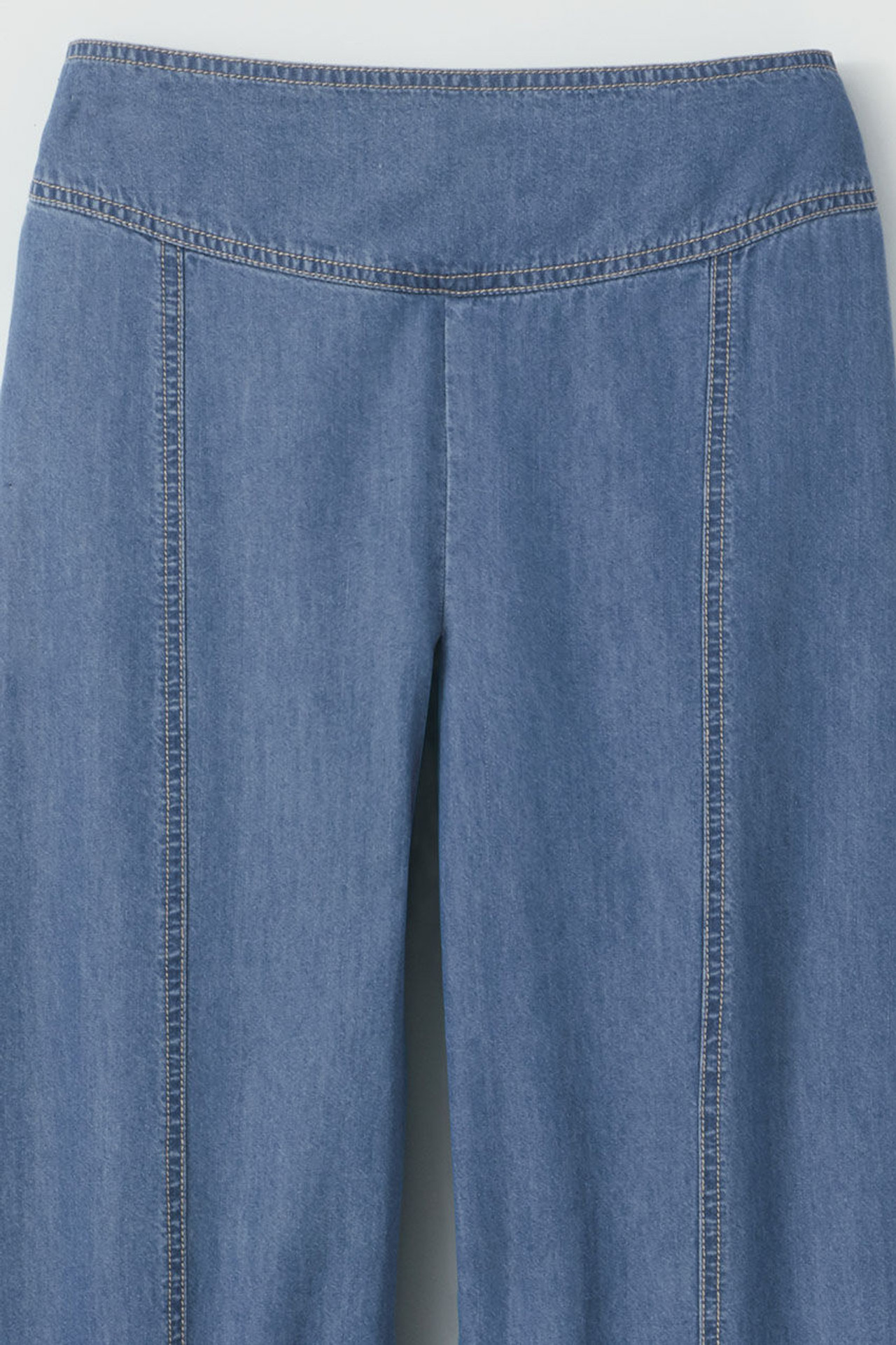 Seamed Wide-Leg Jeans