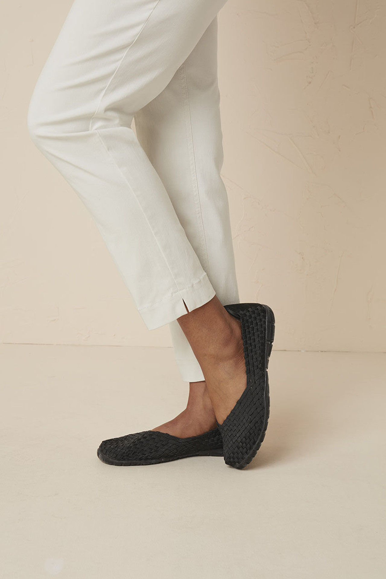 Pull-On Anywear ShapeMe? Ankle Pants