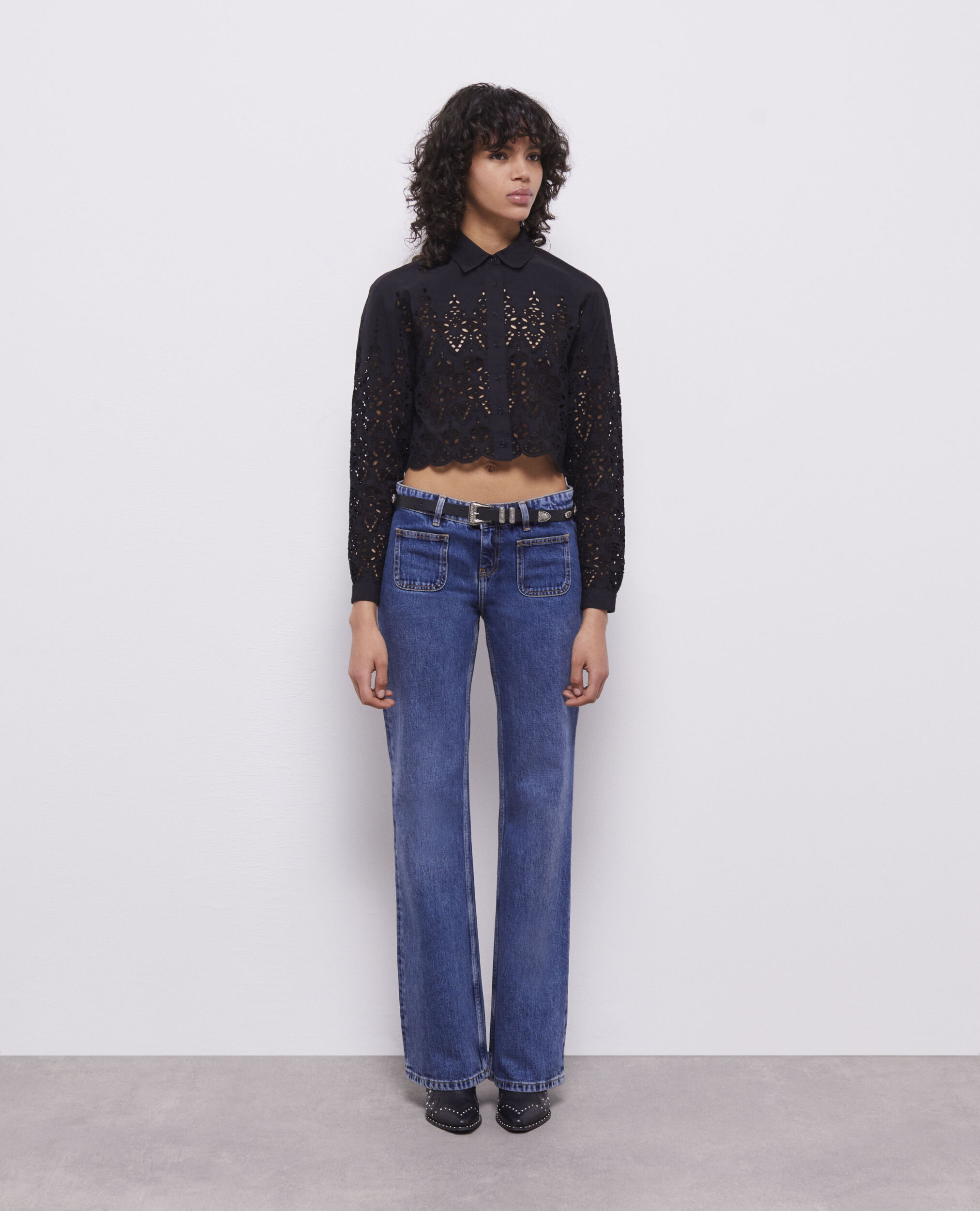 Short black shirt with broderie anglaise BLACK