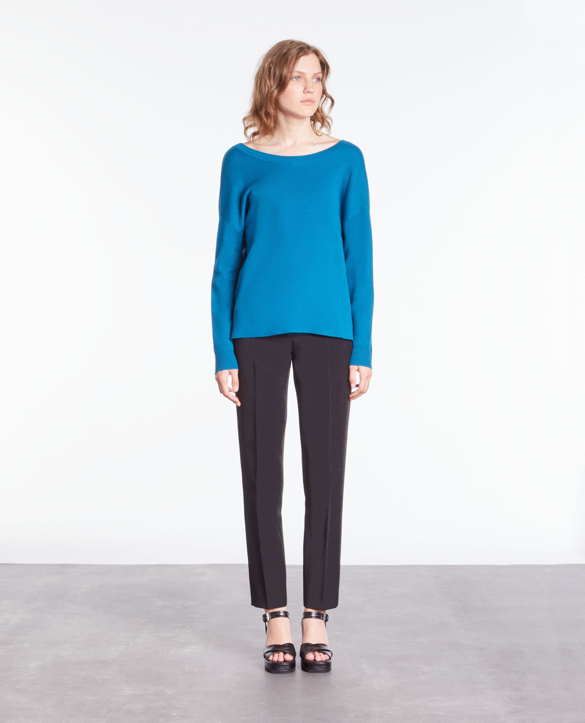 Blue sweater with buttoning on the back MEDIUM BLUE