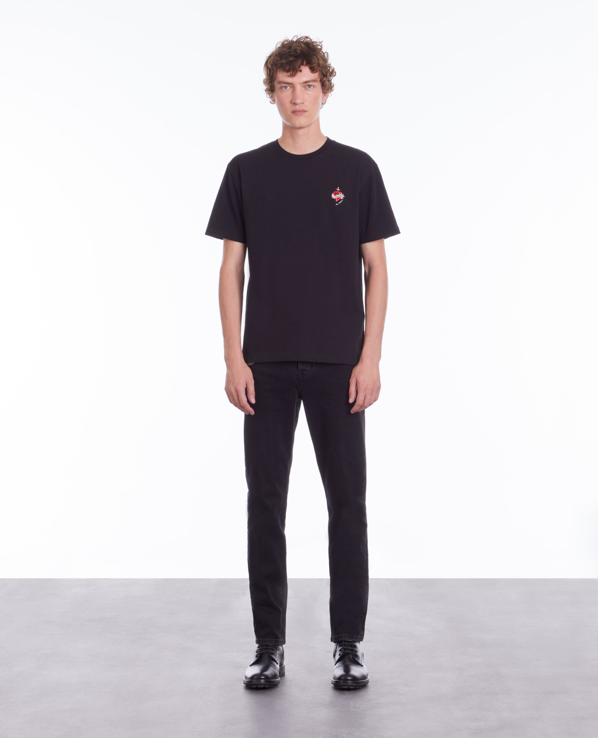 Men's black t-shirt with dagger through heart embroidery BLACK