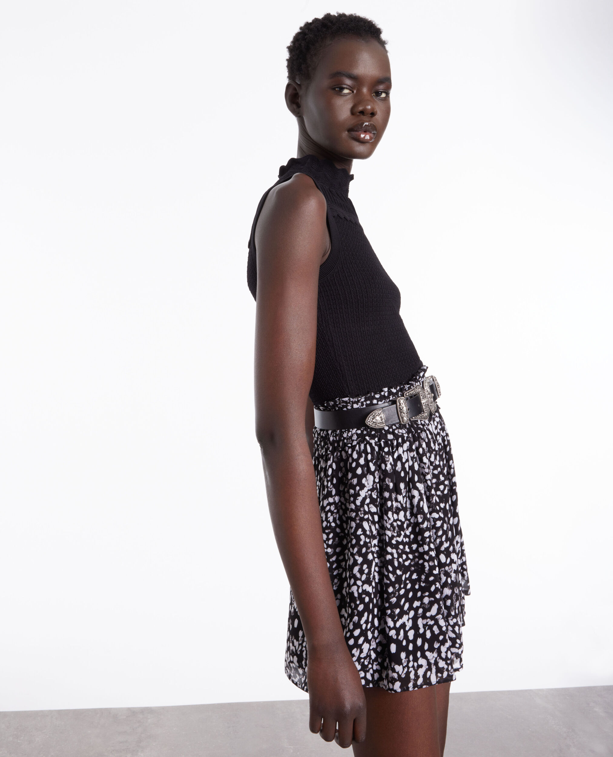 Short printed skirt with smocking BLACK WHITE