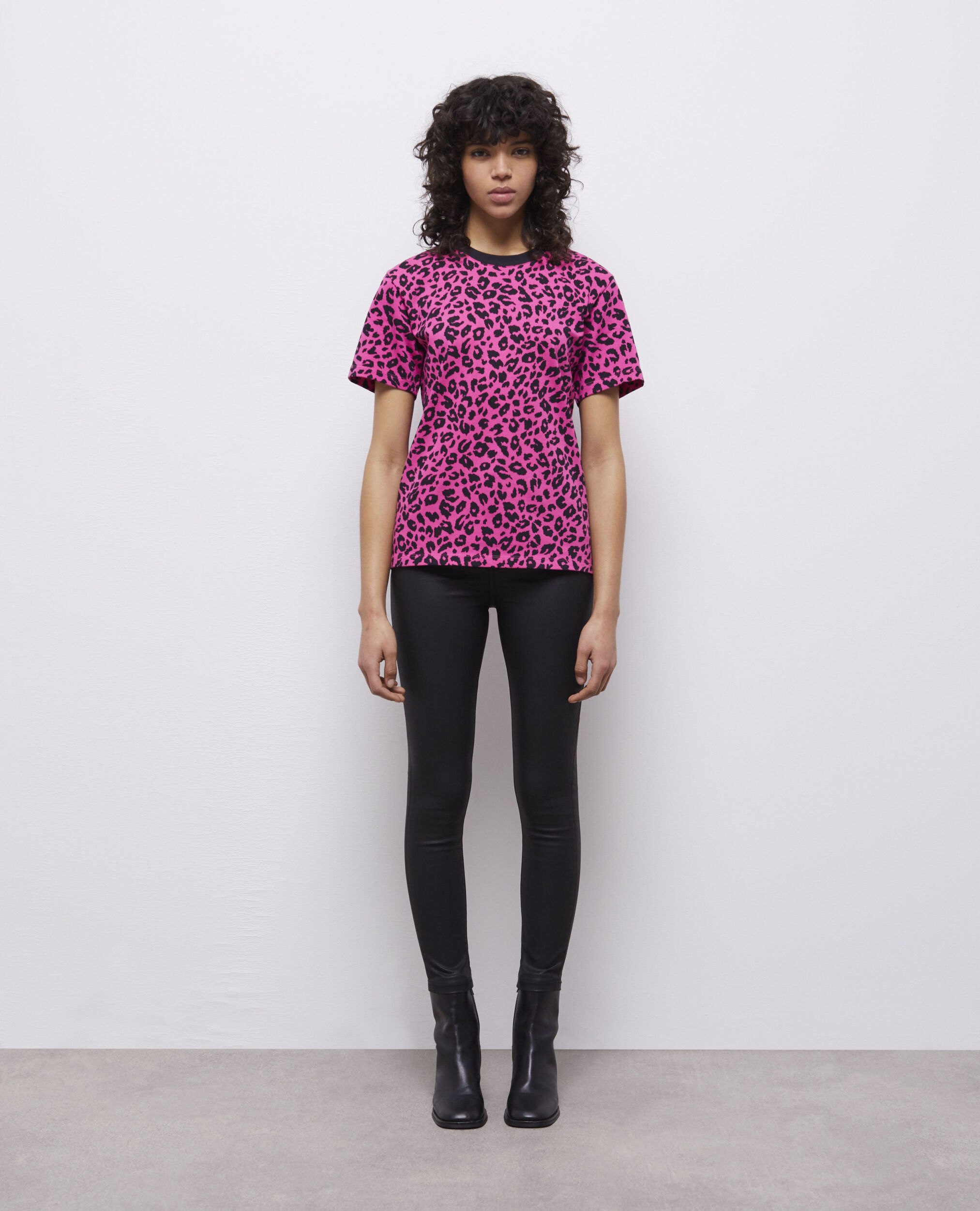Women's printed t-shirt BLACK / PINK