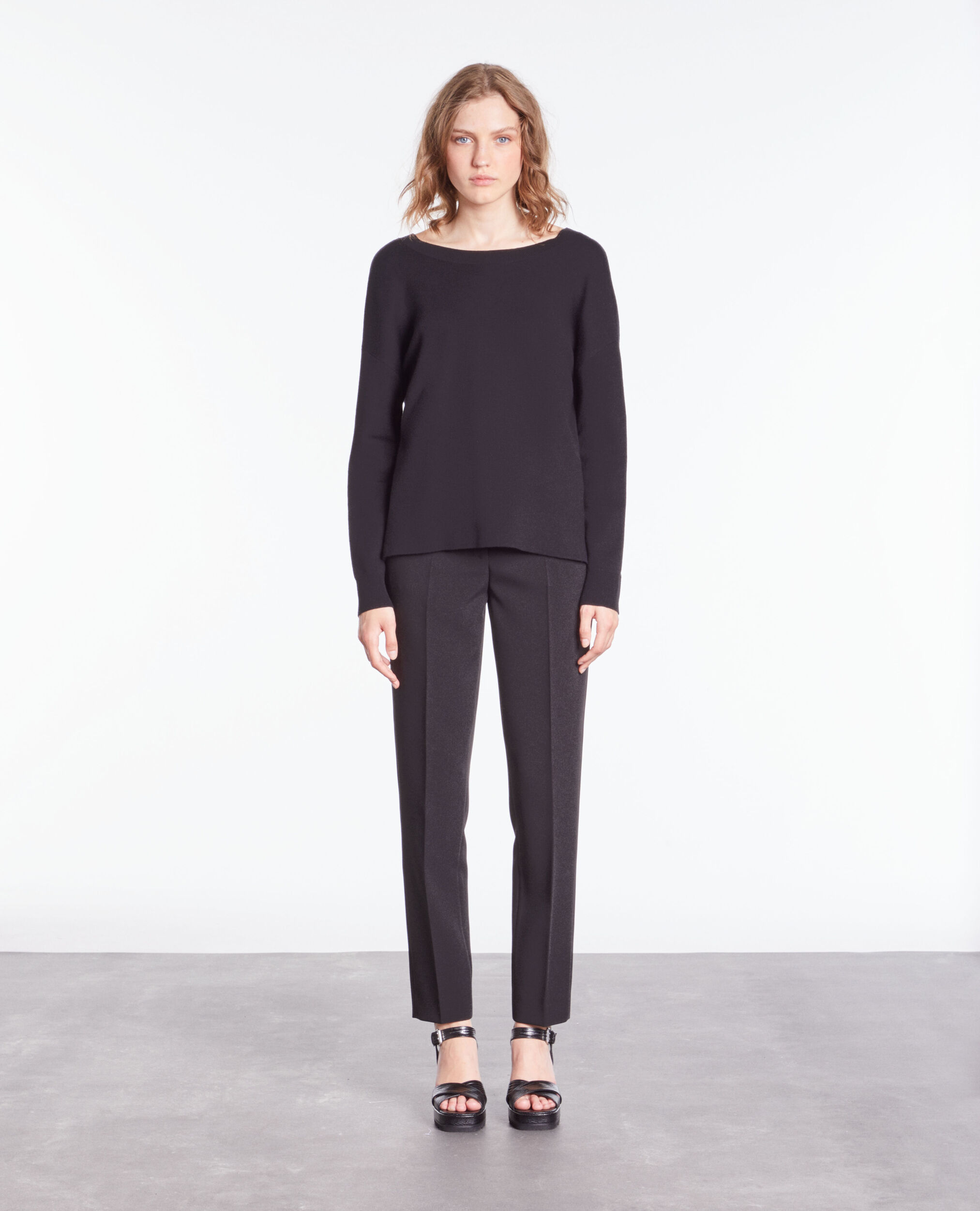 Ecru sweater with buttoning on the back BLACK