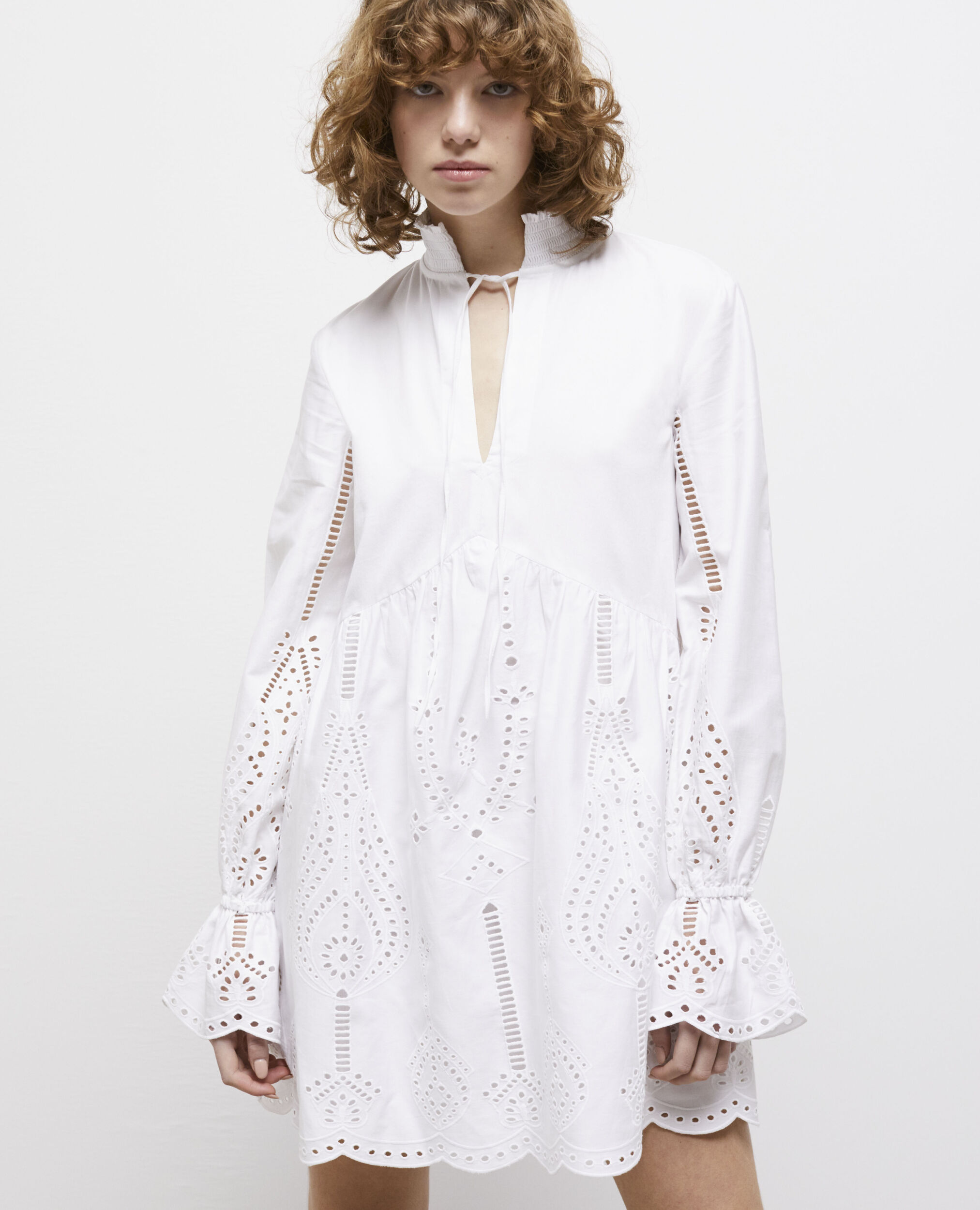 Short white dress with broderie anglaise WHITE