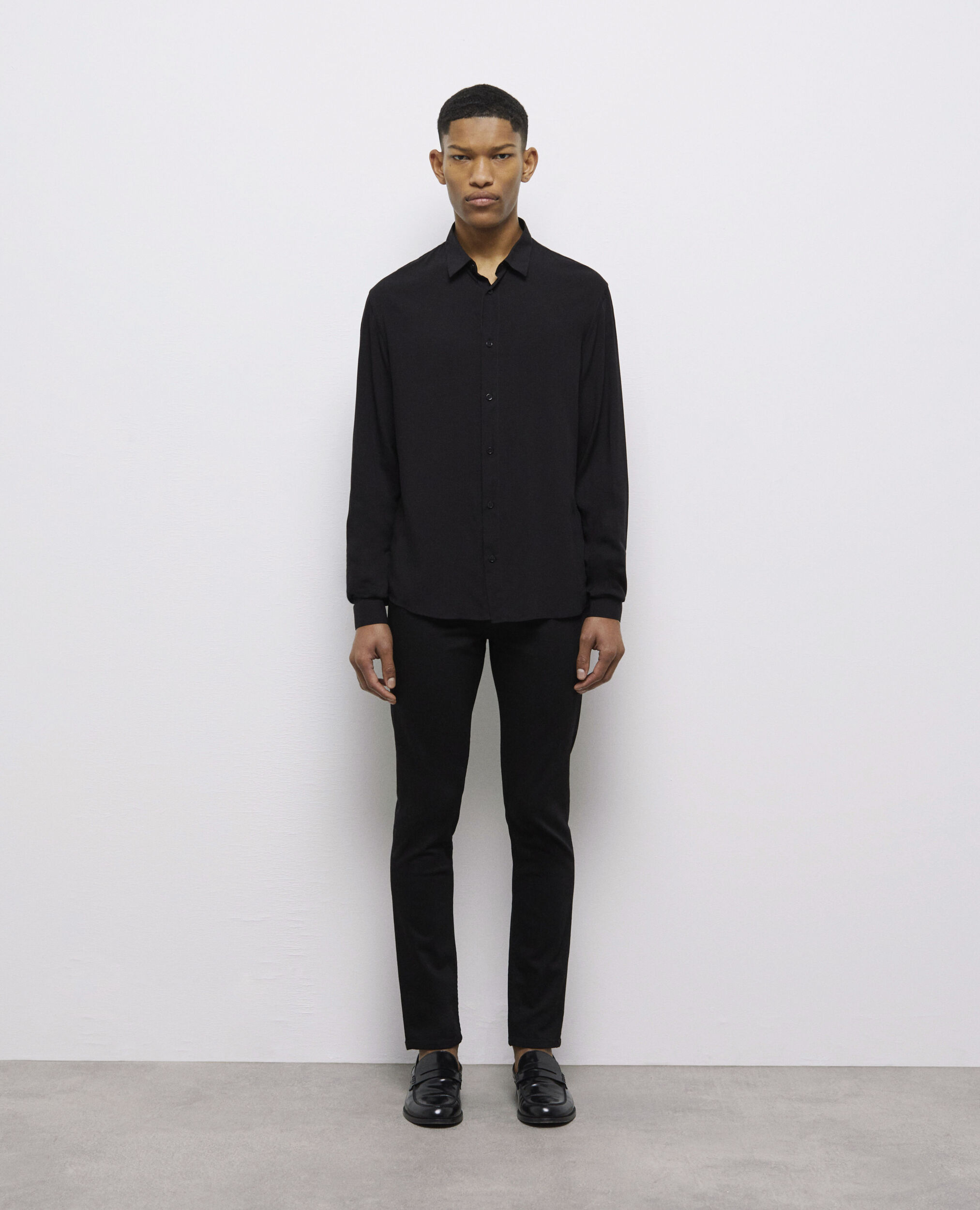 Black shirt with classic collar BLACK