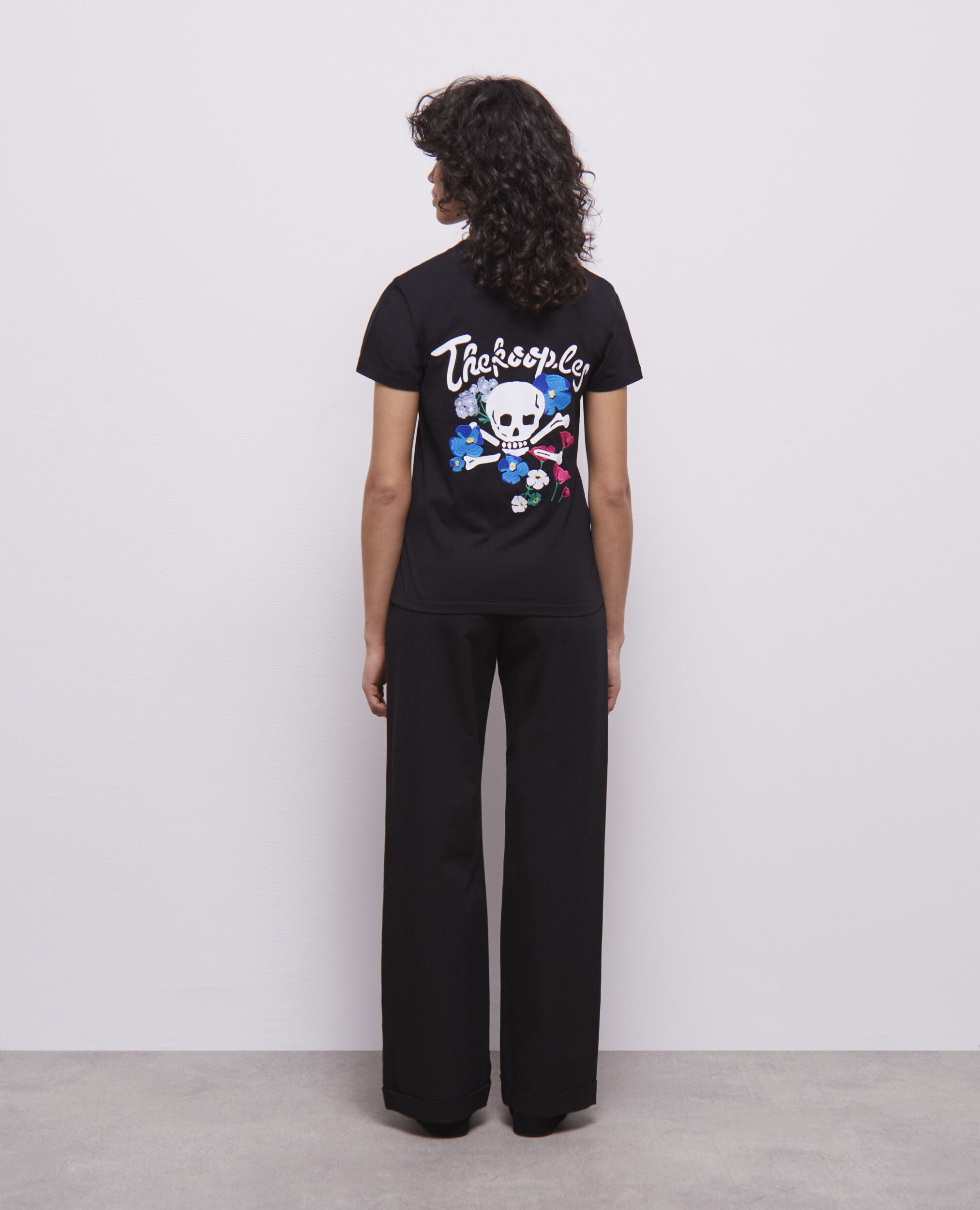 Women's black t-shirt with embroidery BLACK