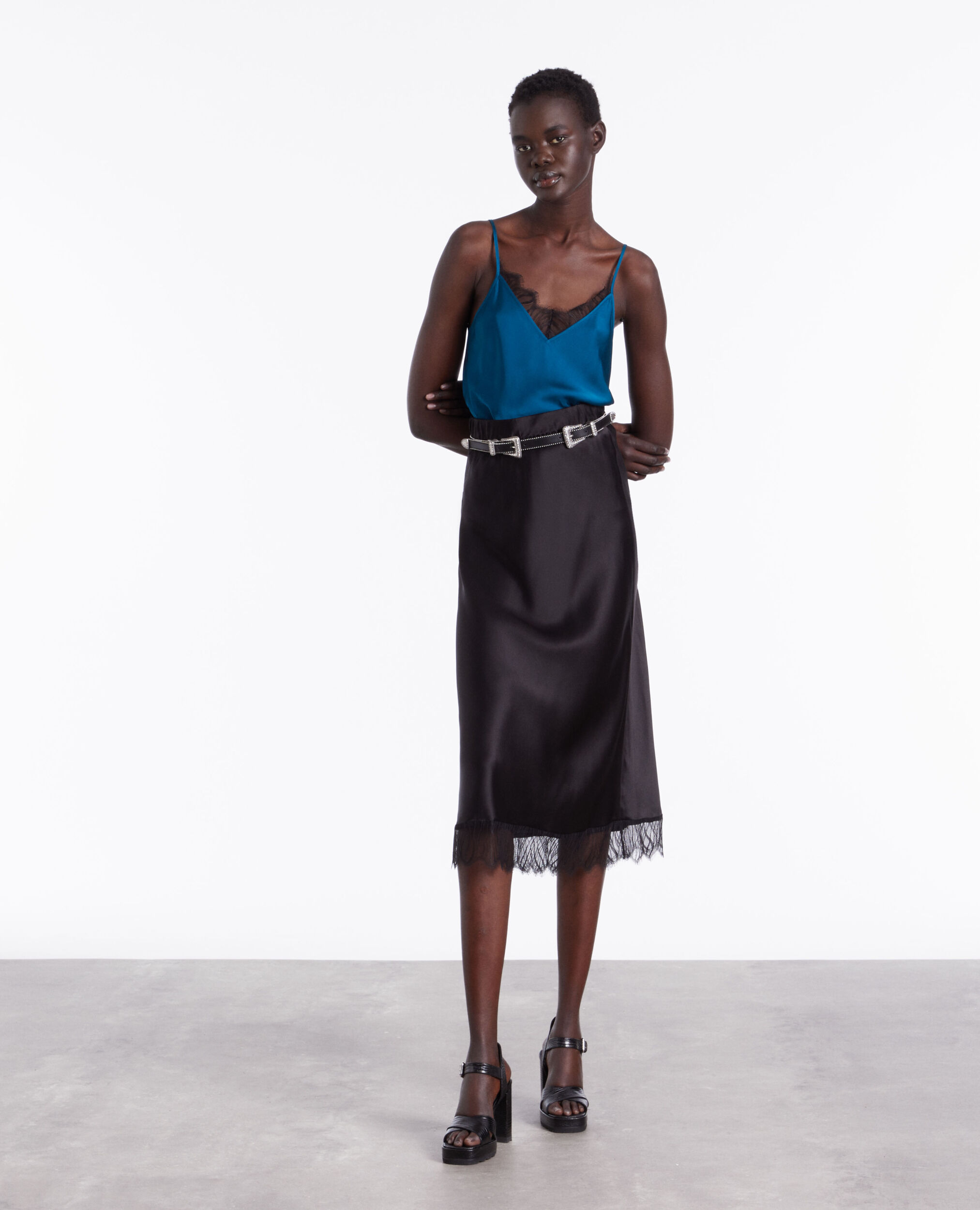 Long black skirt with lace details BLACK