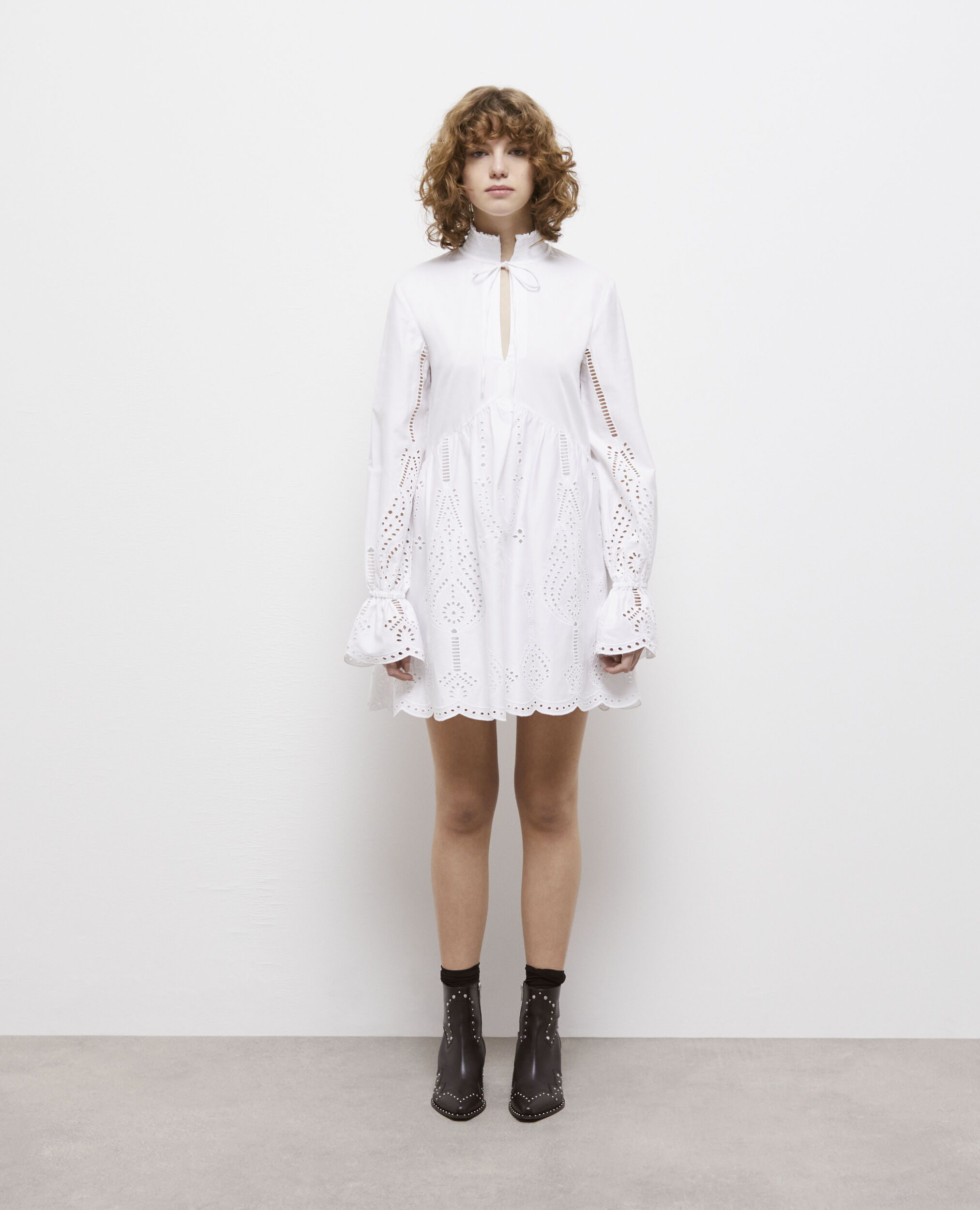 Short white dress with broderie anglaise WHITE