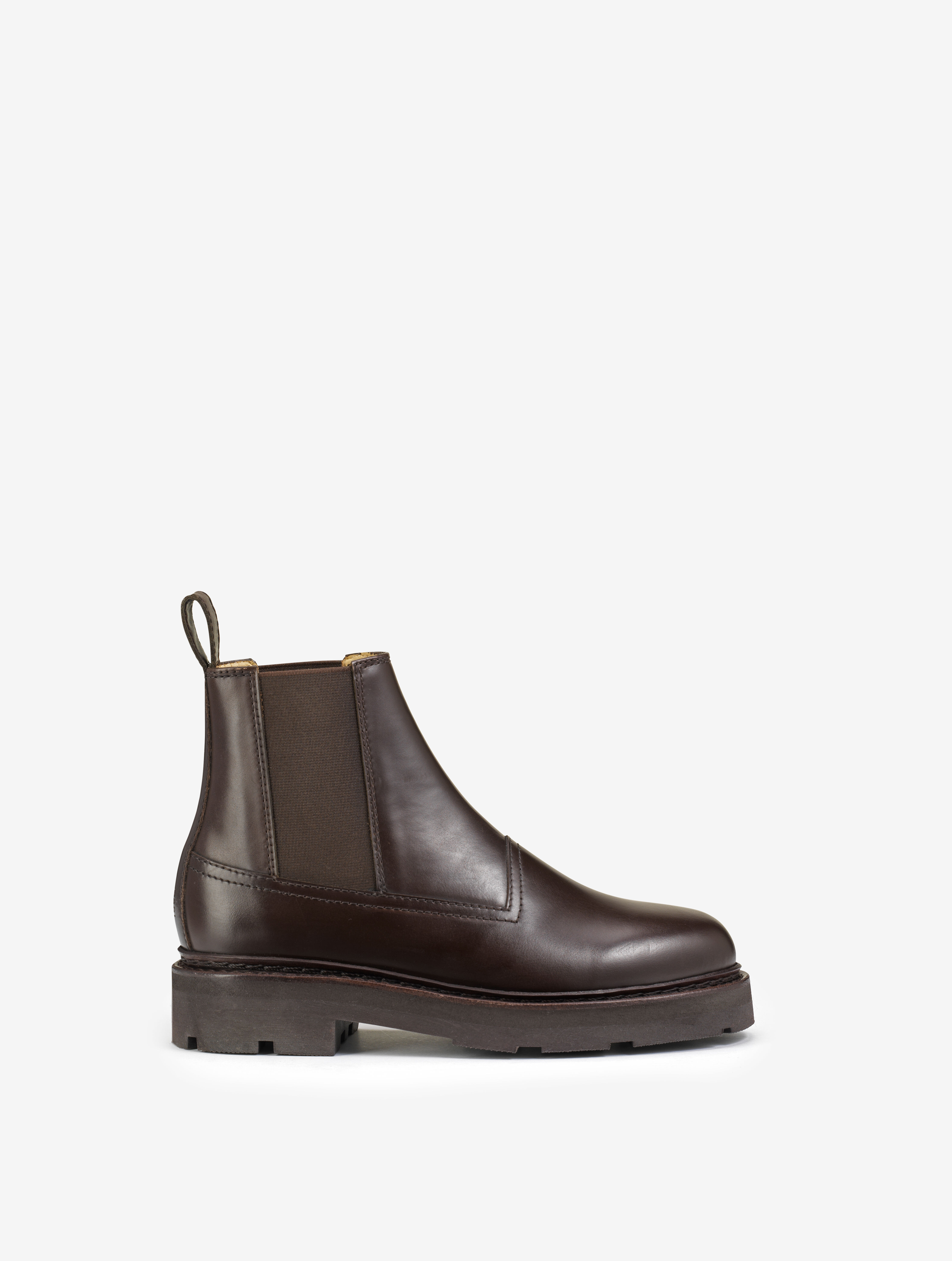 Norwegian-stitched leather Chelsea boots