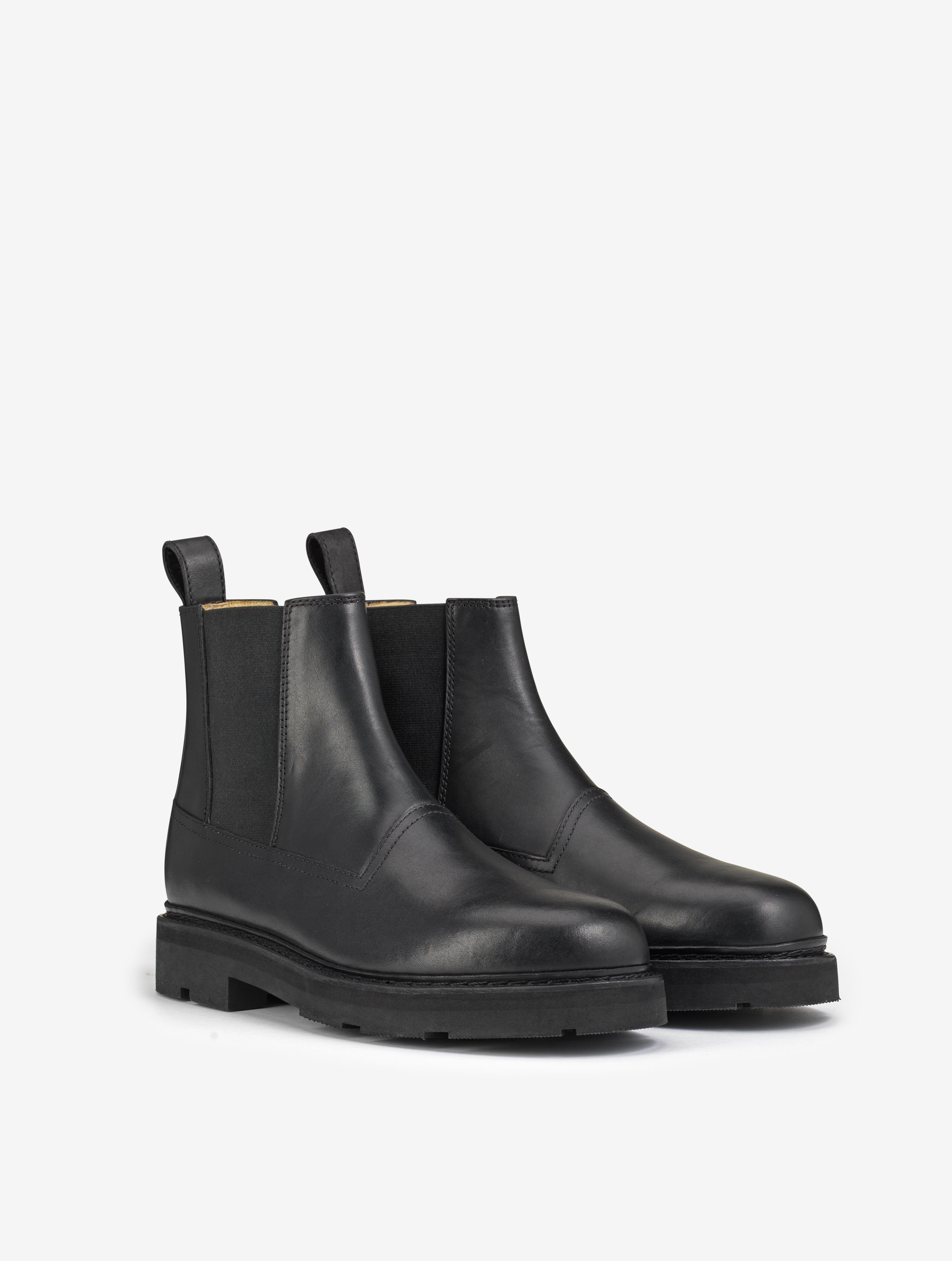 Norwegian-stitched leather Chelsea boots