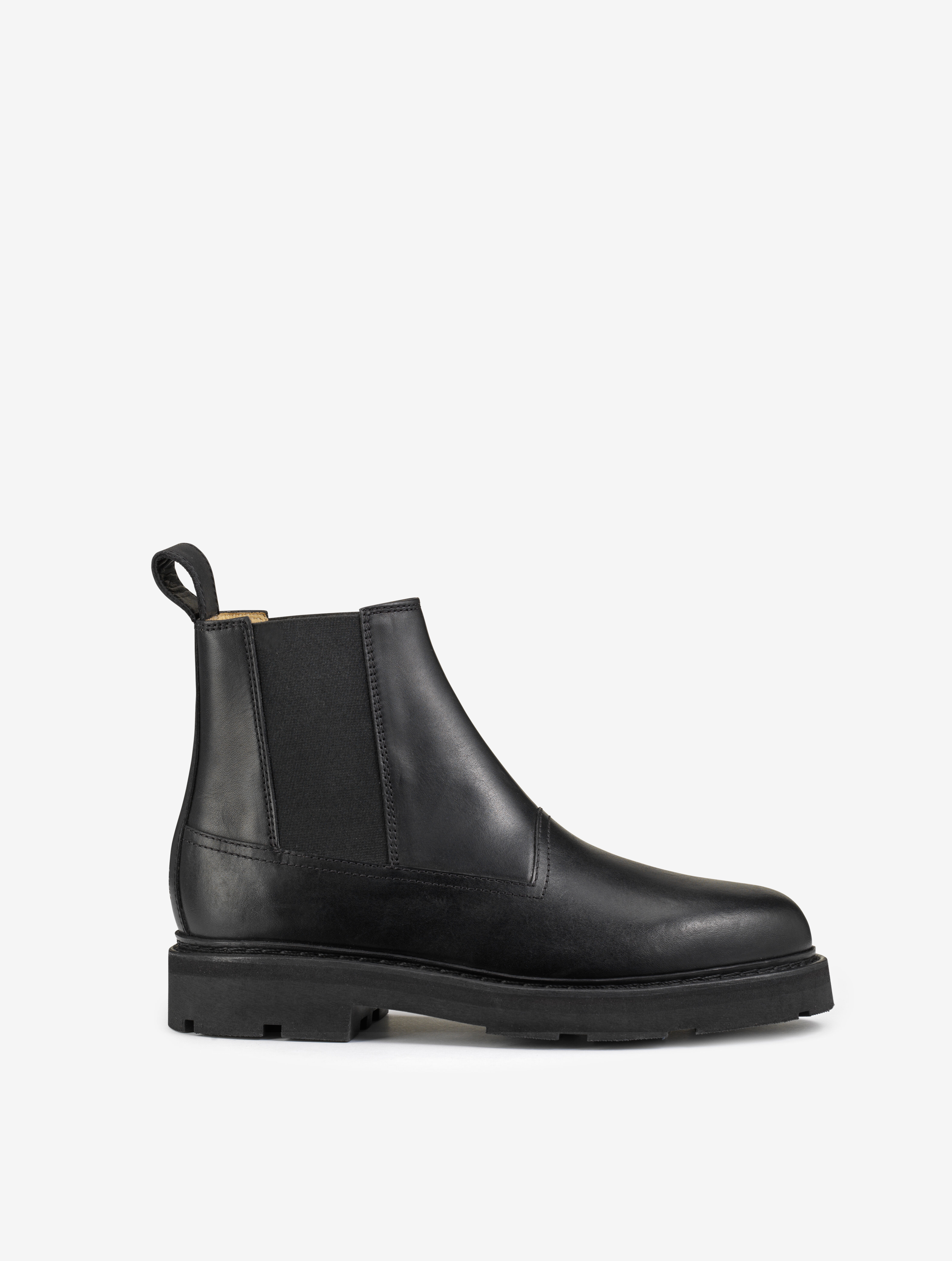 Norwegian-stitched leather Chelsea boots