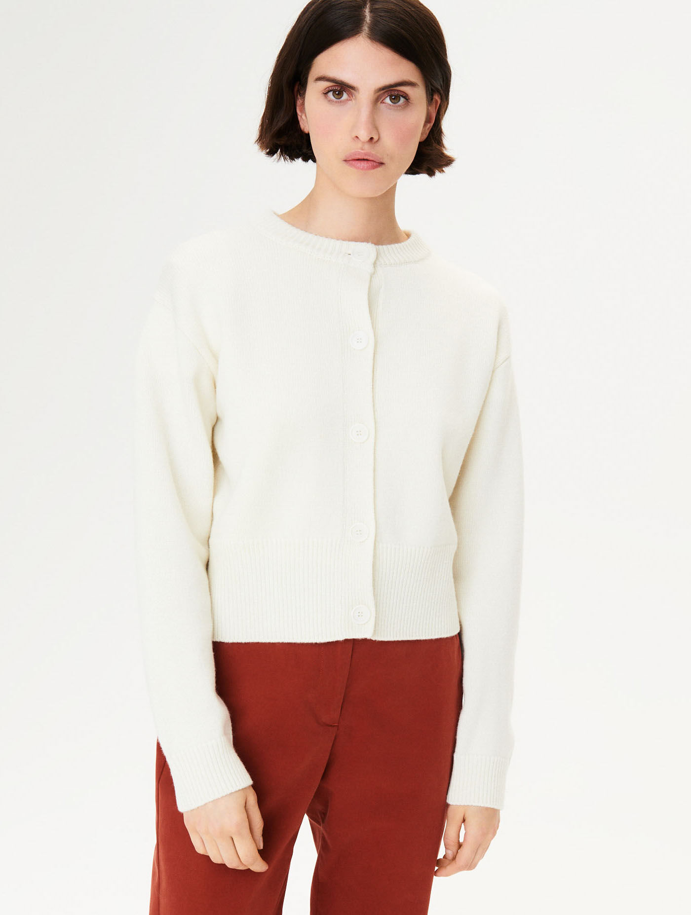 Short buttoned cardigan