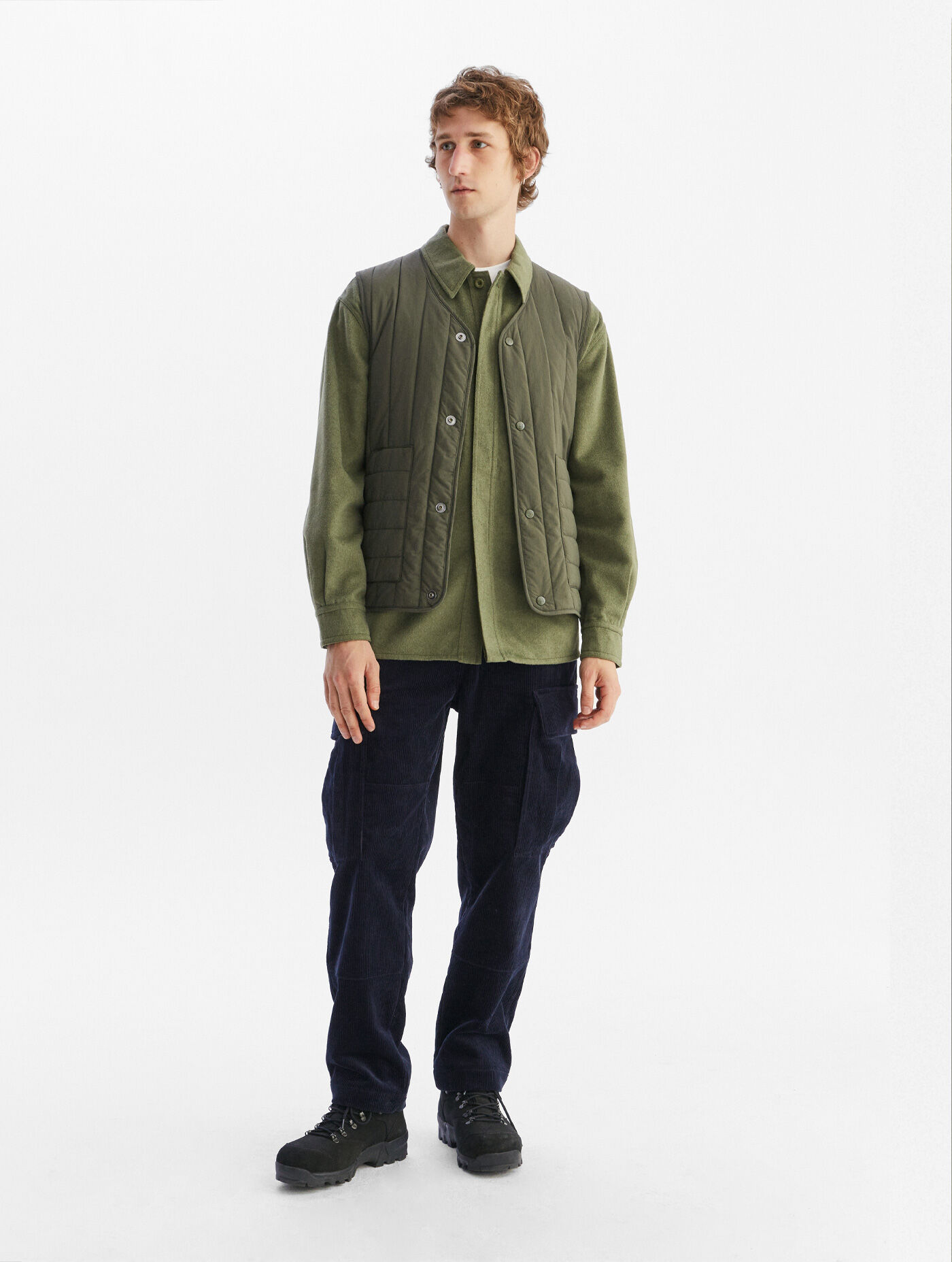 Short padded Dupont Sorona&reg; water-repellent quilted gilet