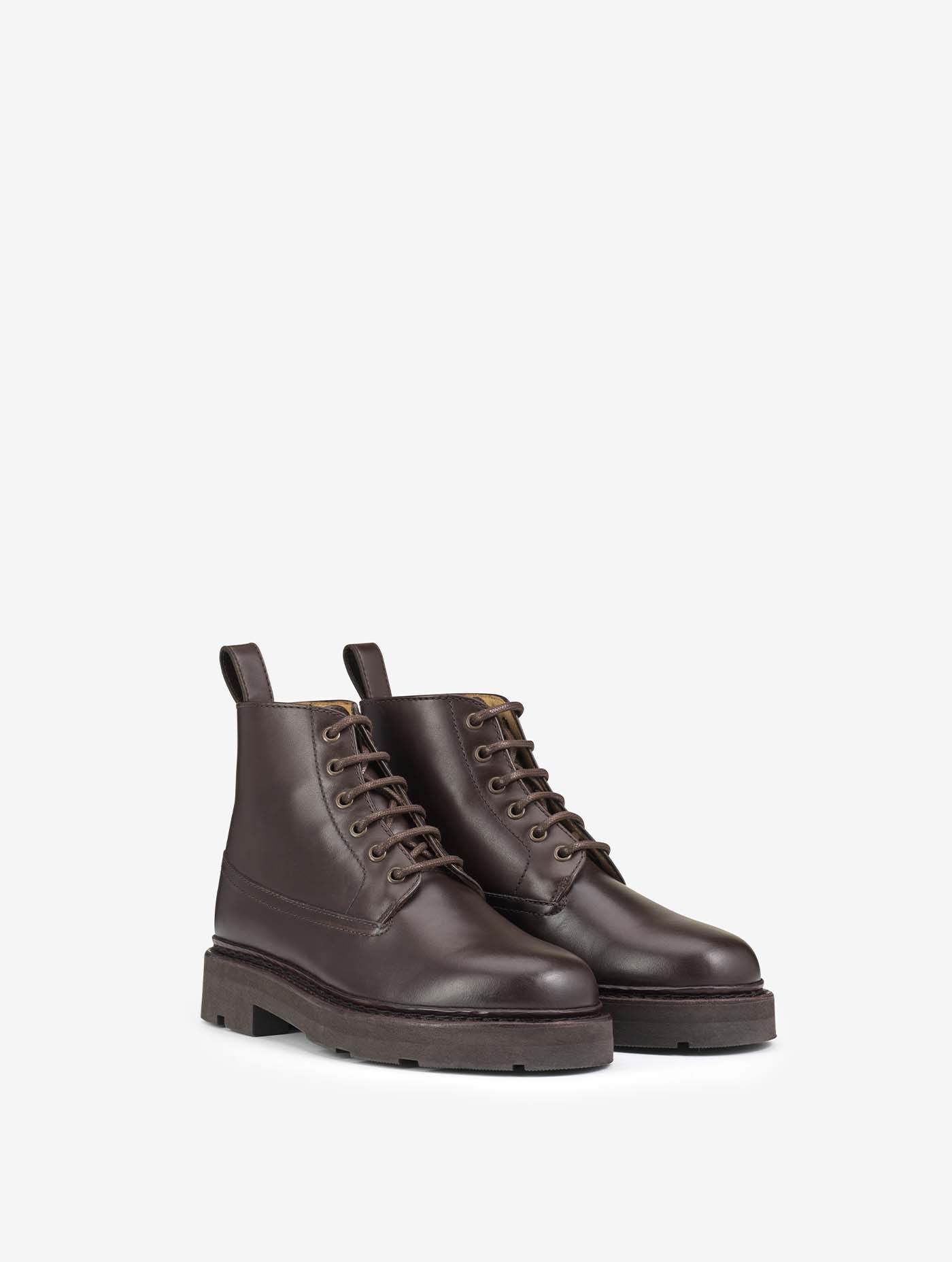 Norwegian-stitched leather desert boots