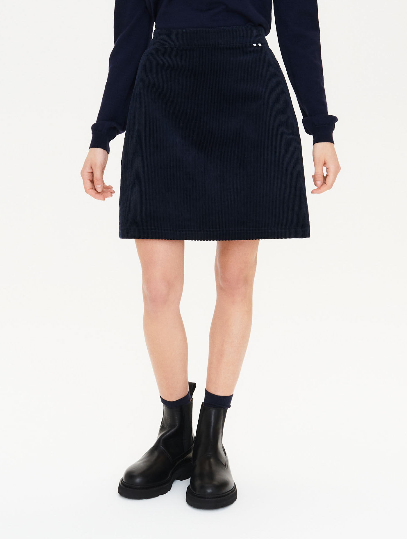 Velvet short A-line skirt