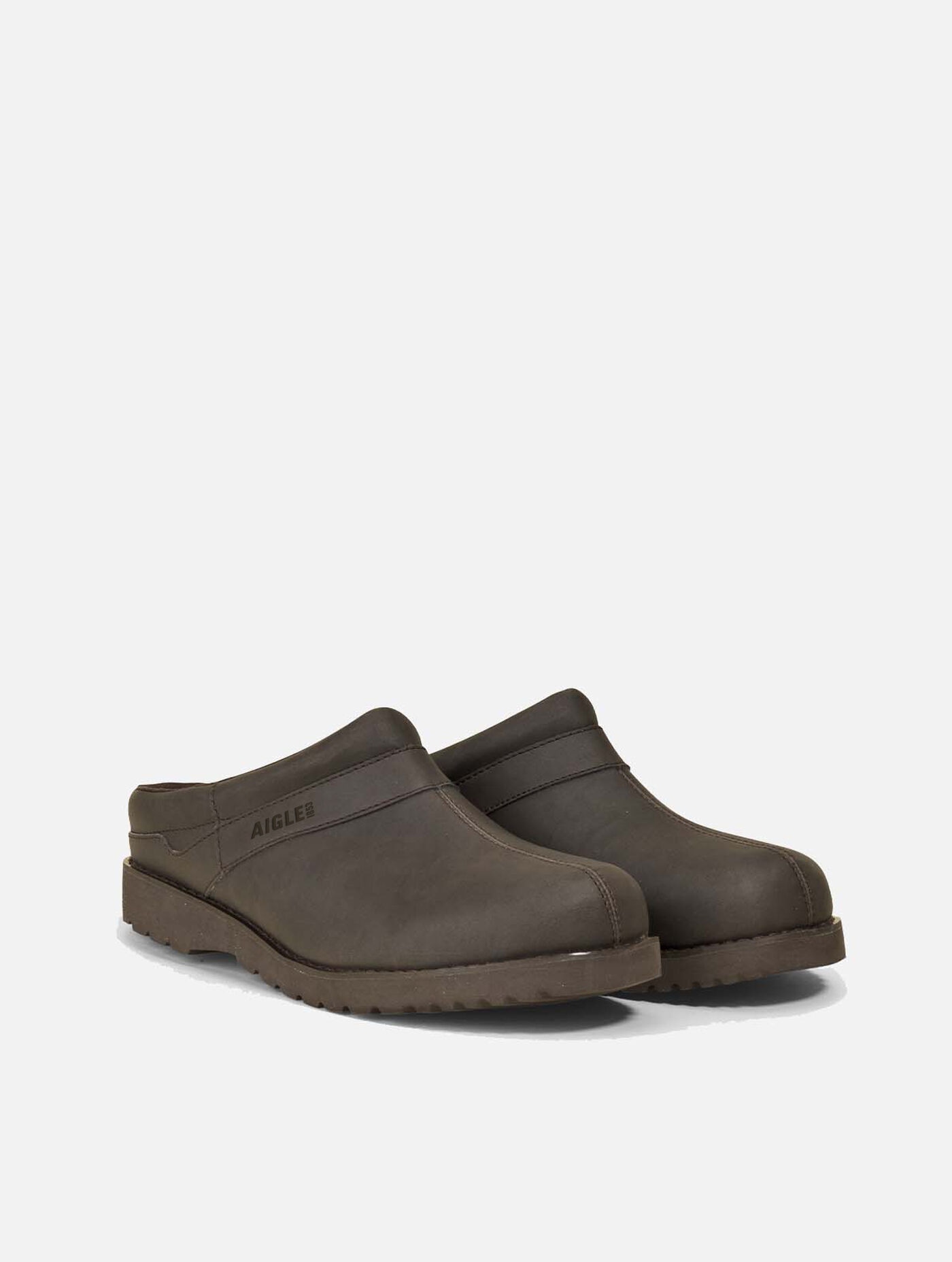 Iconic brogue-inspired Chelsea boots