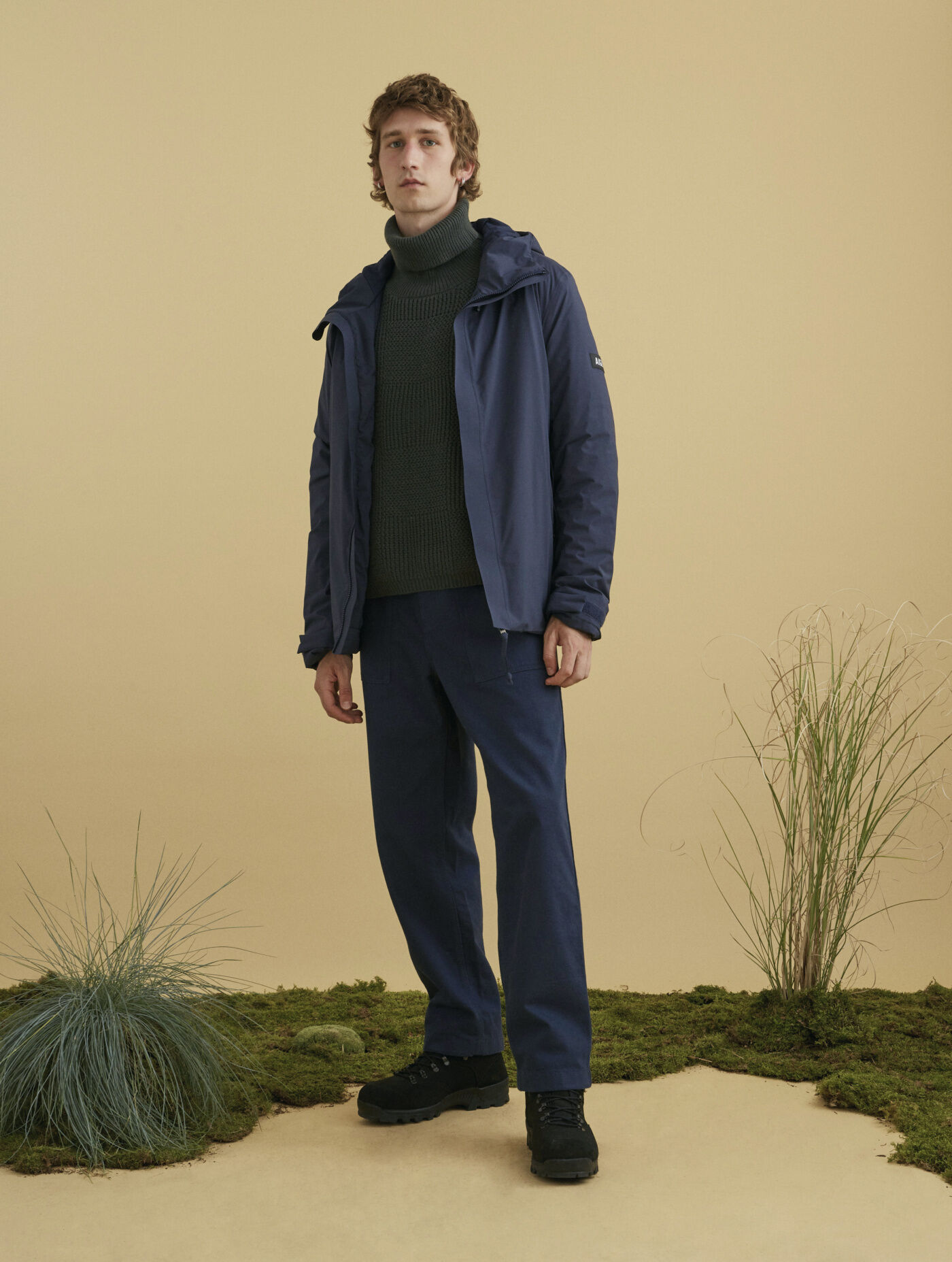 Mid-length hooded Dupont Sorona&reg; quilted MTD&reg;jacket