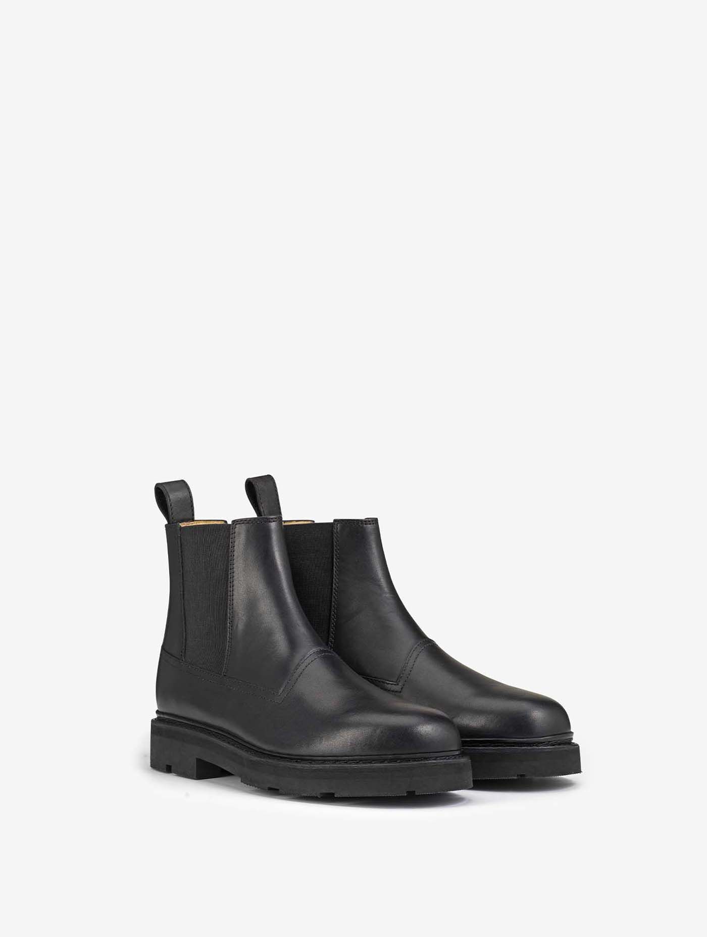 Norwegian-stitched leather Chelsea boots