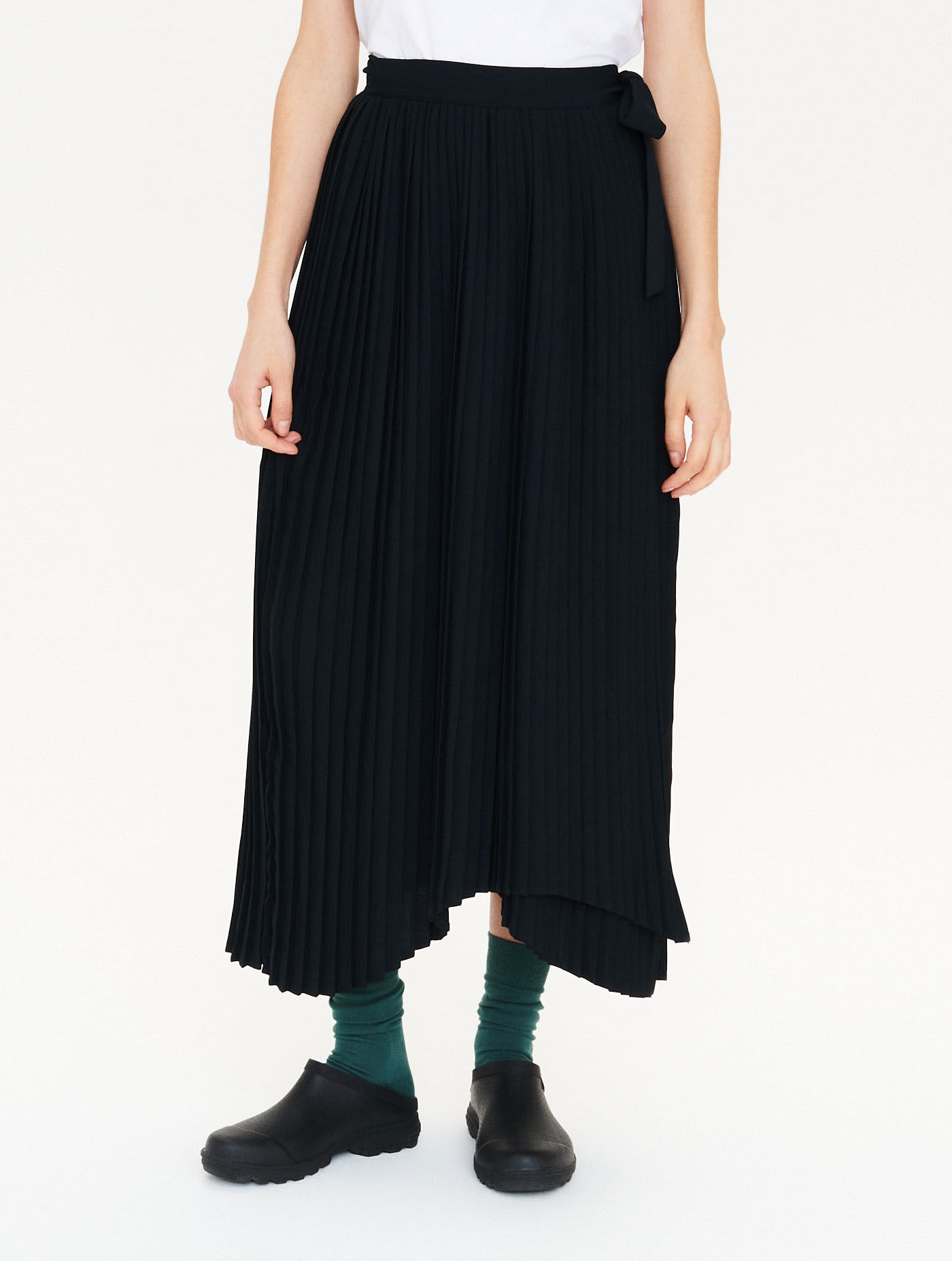 Plissed long wrap-around skirt