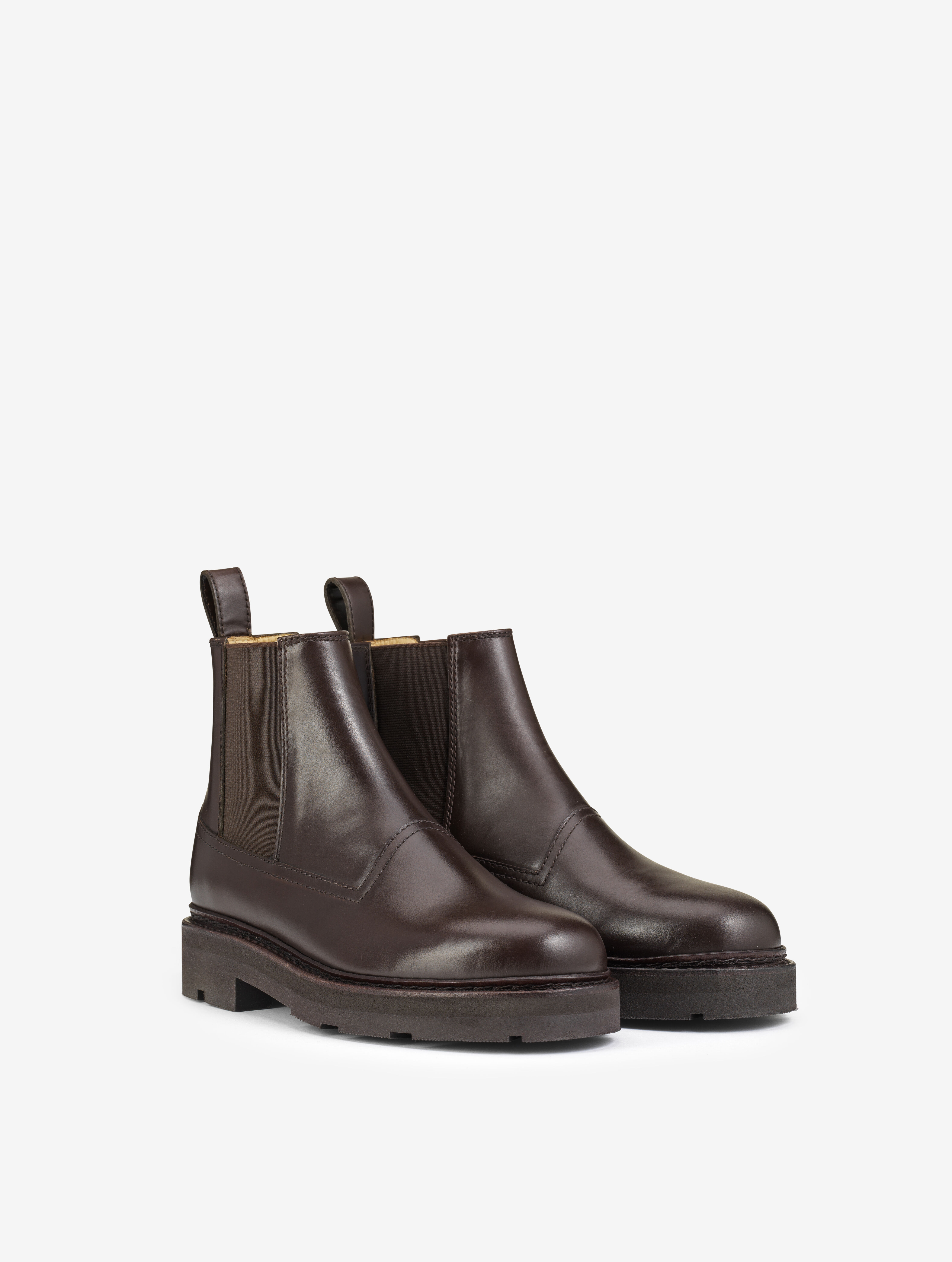 Norwegian-stitched leather Chelsea boots