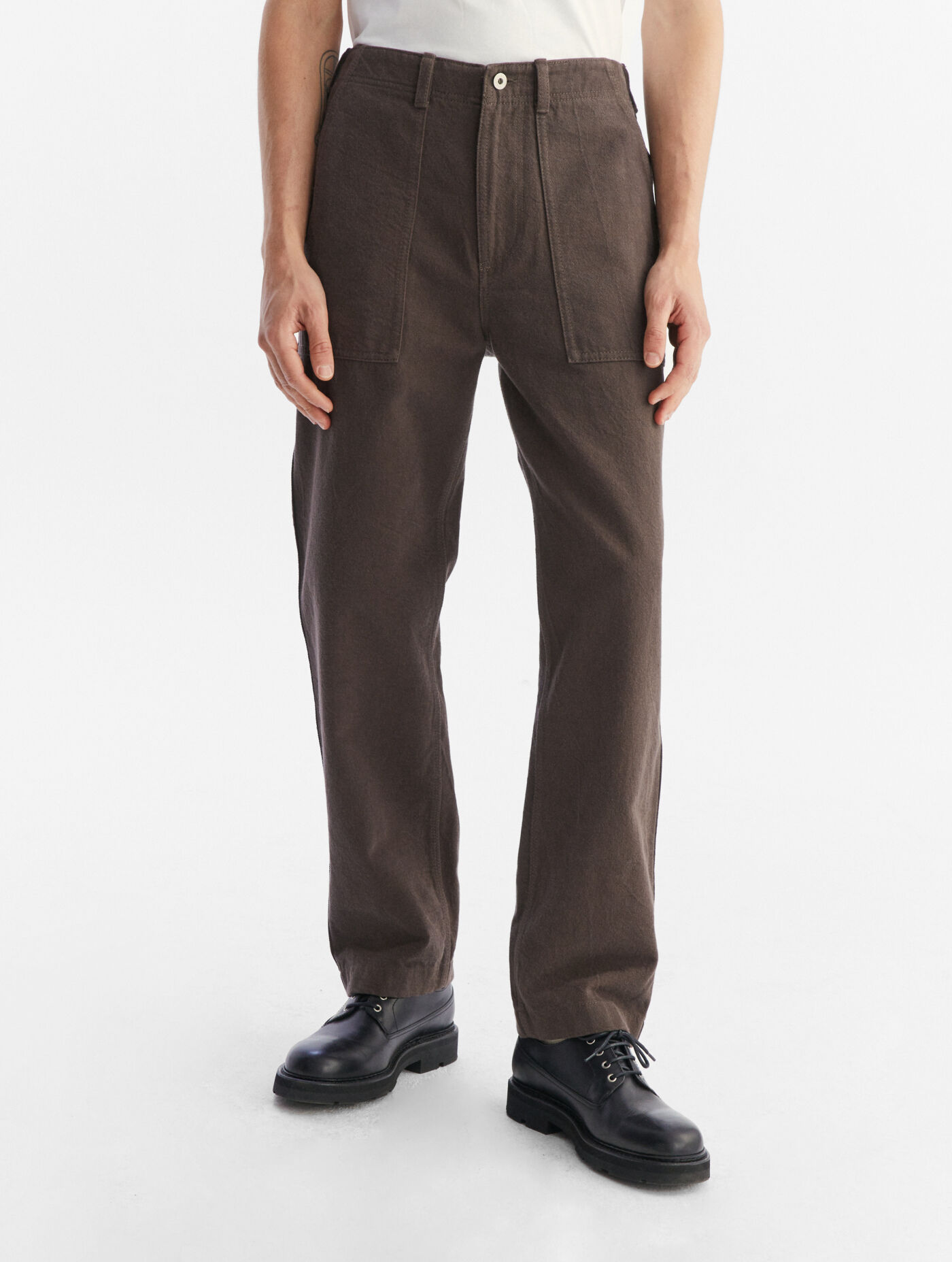 Carpenter trousers with embroidered patterns