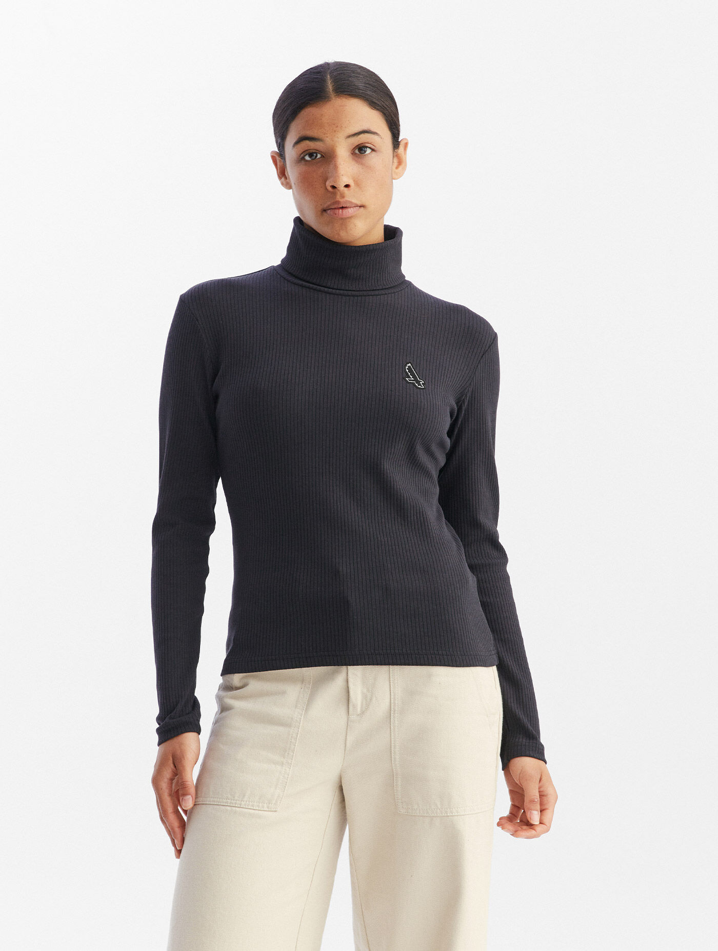 Logo badge turtle collar T-shirt