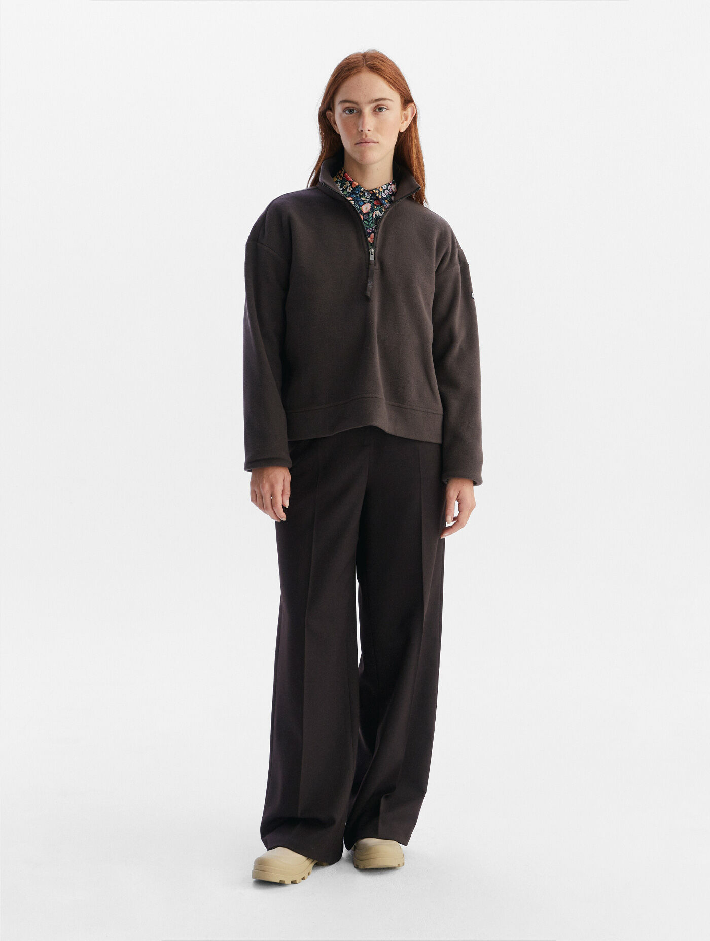 Zipped stand-up collar fleece