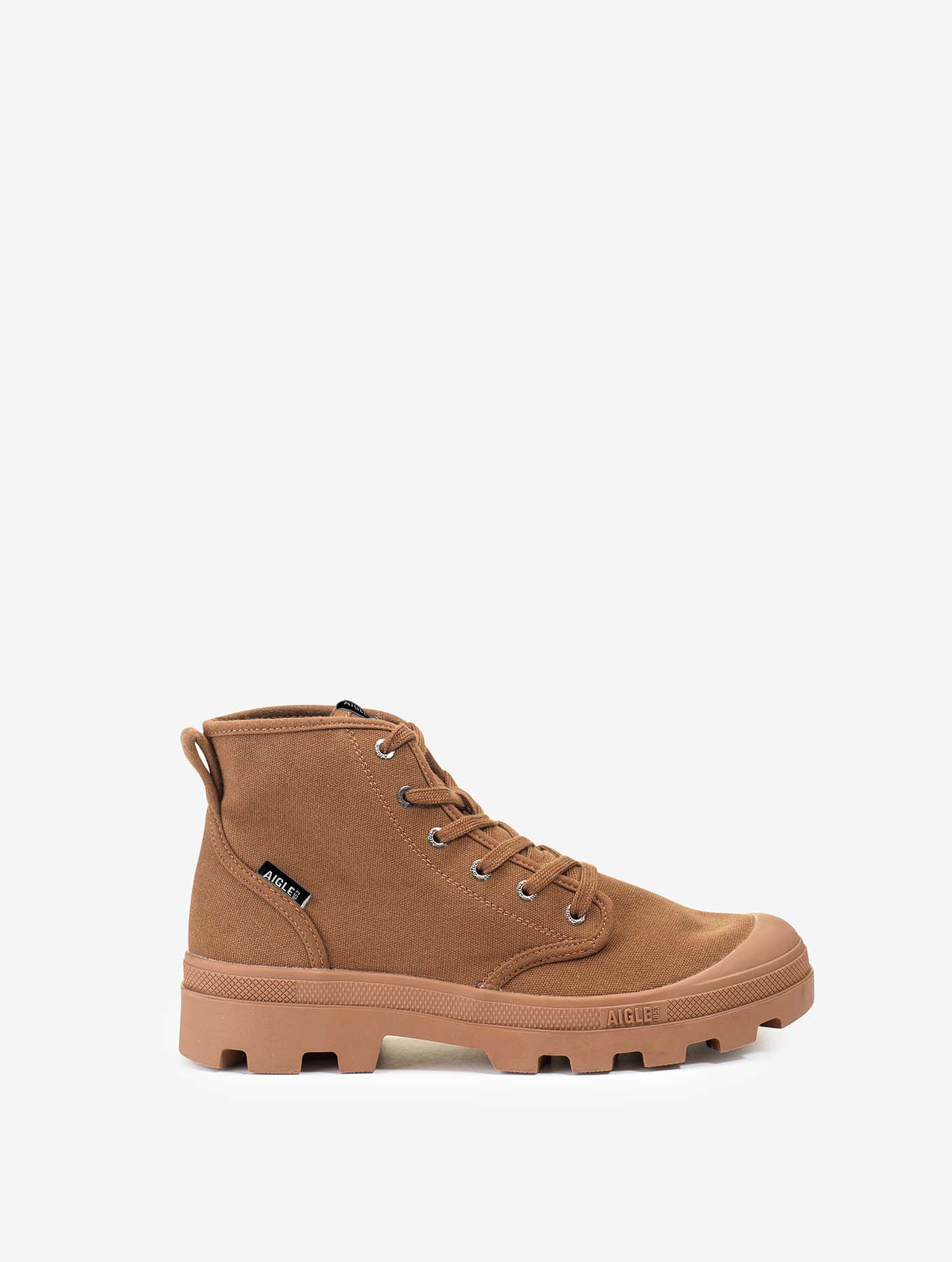 Versatile shoes made of organic cotton