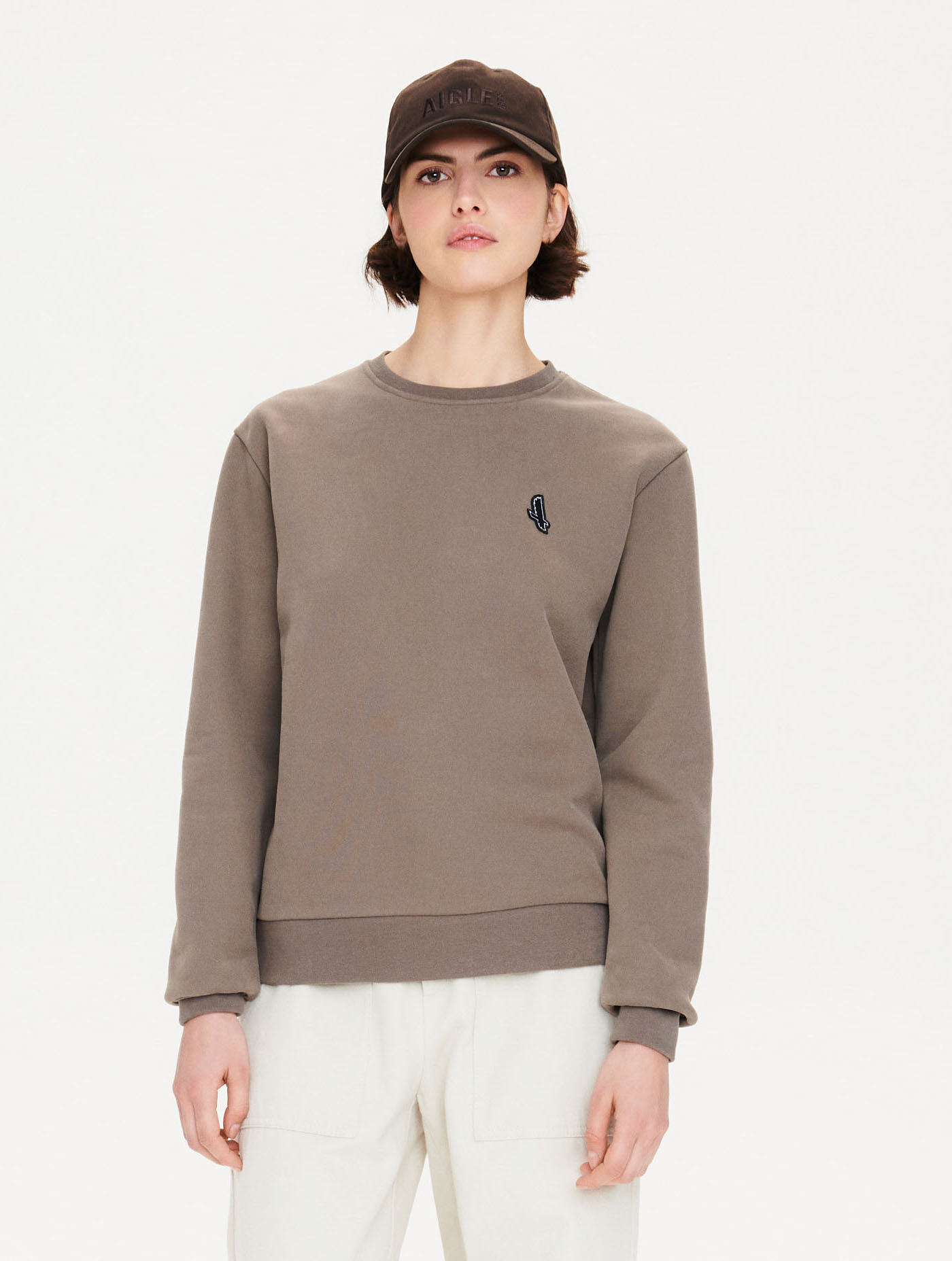 Logo badge crew neck sweatshirt