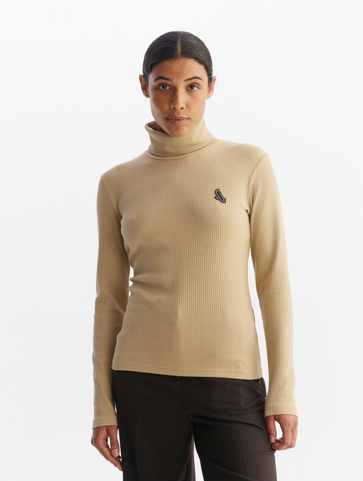 Logo badge turtle collar T-shirt