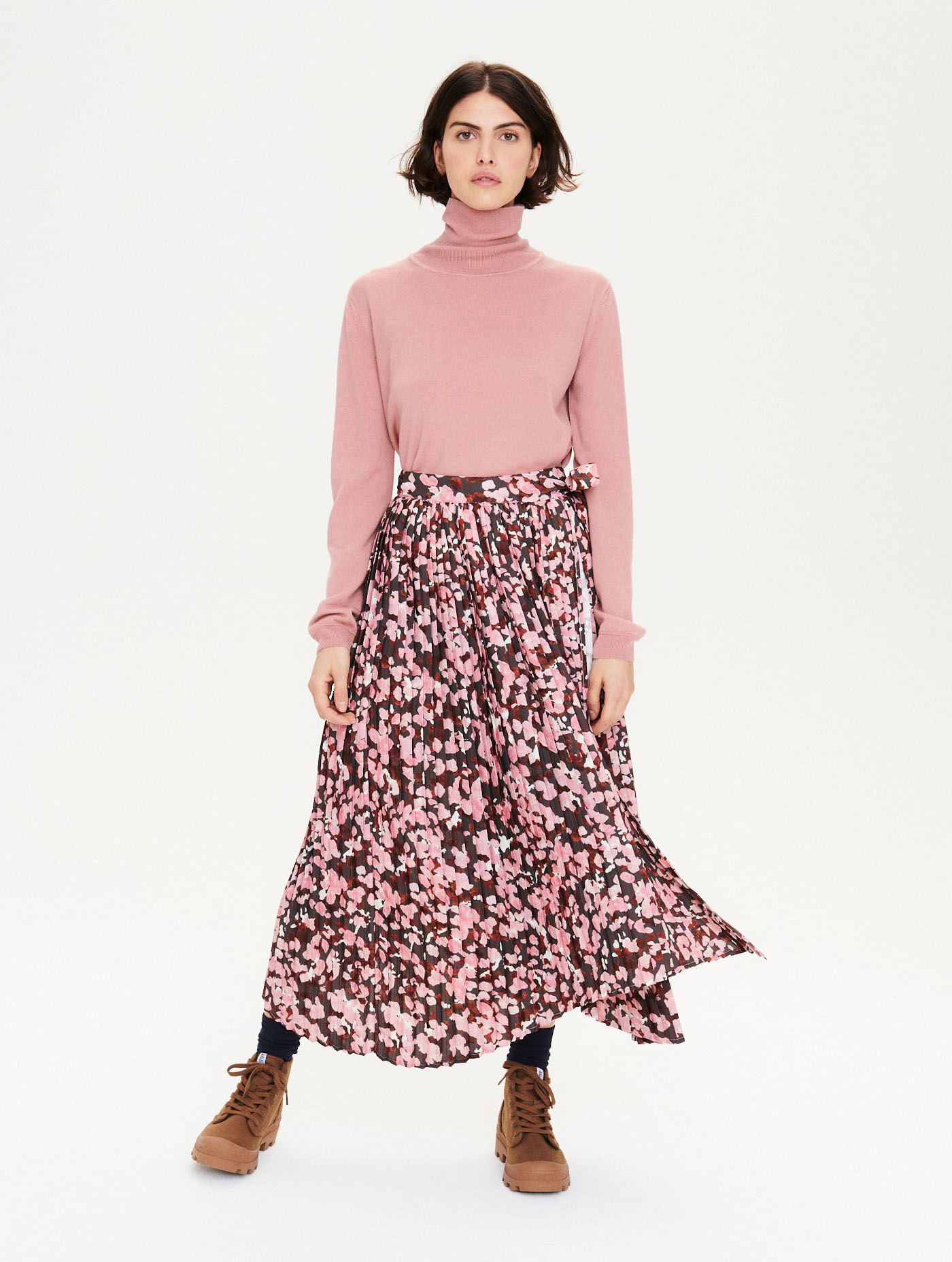Plissed long wrap-around skirt