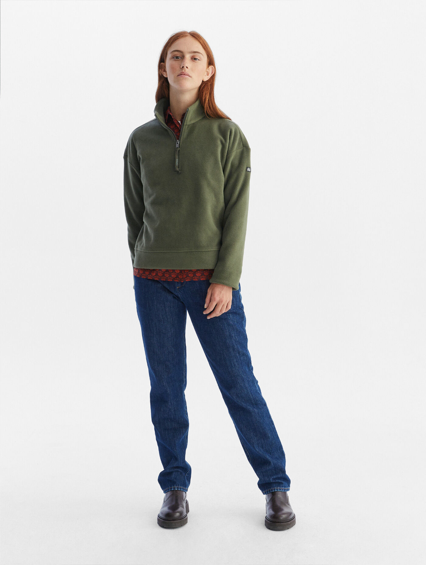 Zipped stand-up collar fleece