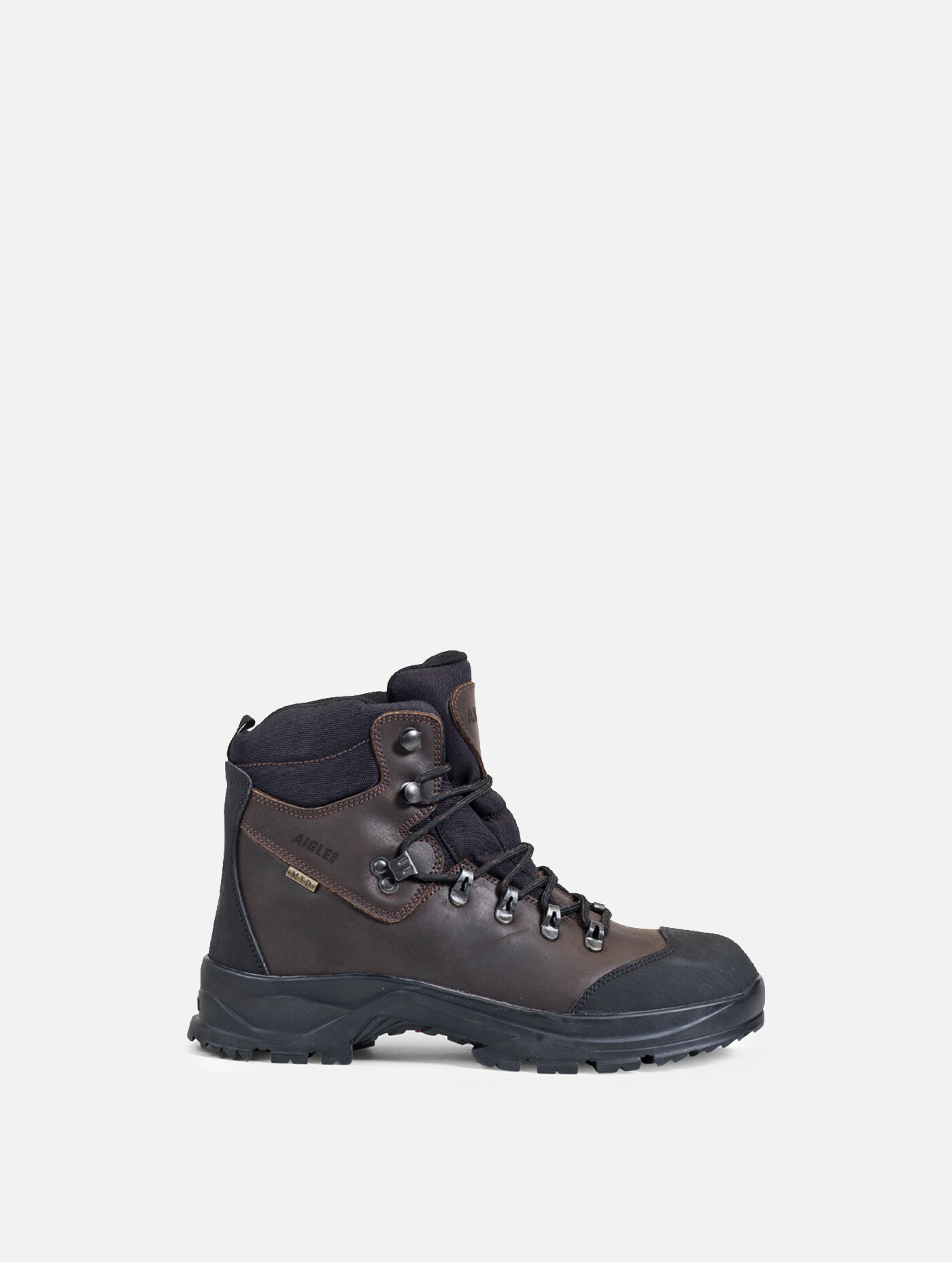 Waterproof and breathable ankle boots