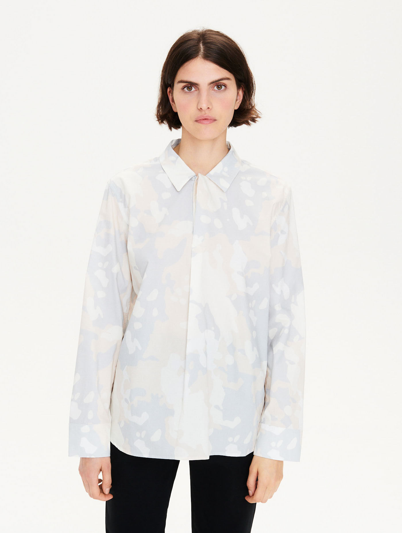 Half opening popelin long sleeve shirt