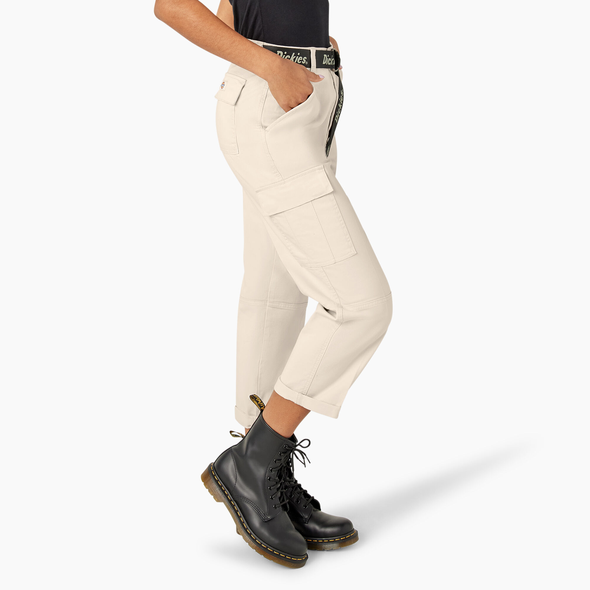 Women's Relaxed Fit Cropped Cargo Pants