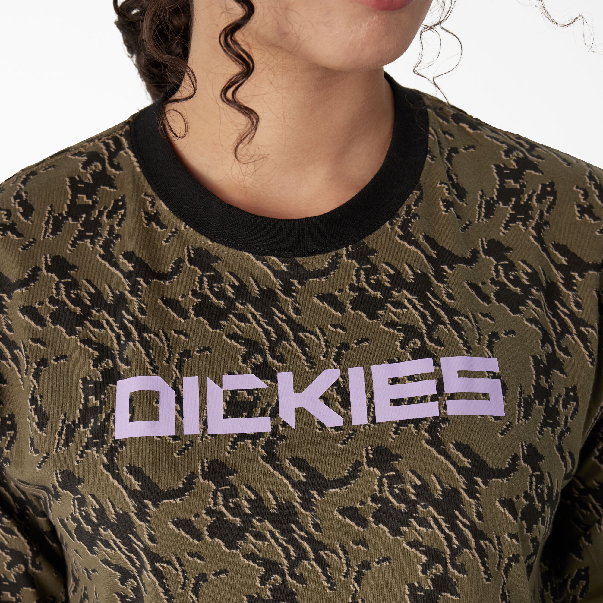 Women's Camo Long Sleeve Cropped T-Shirt