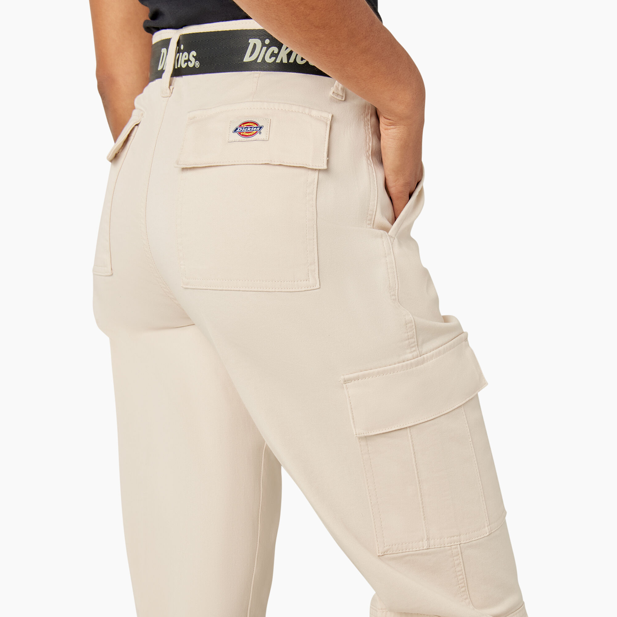 Women's Relaxed Fit Cropped Cargo Pants