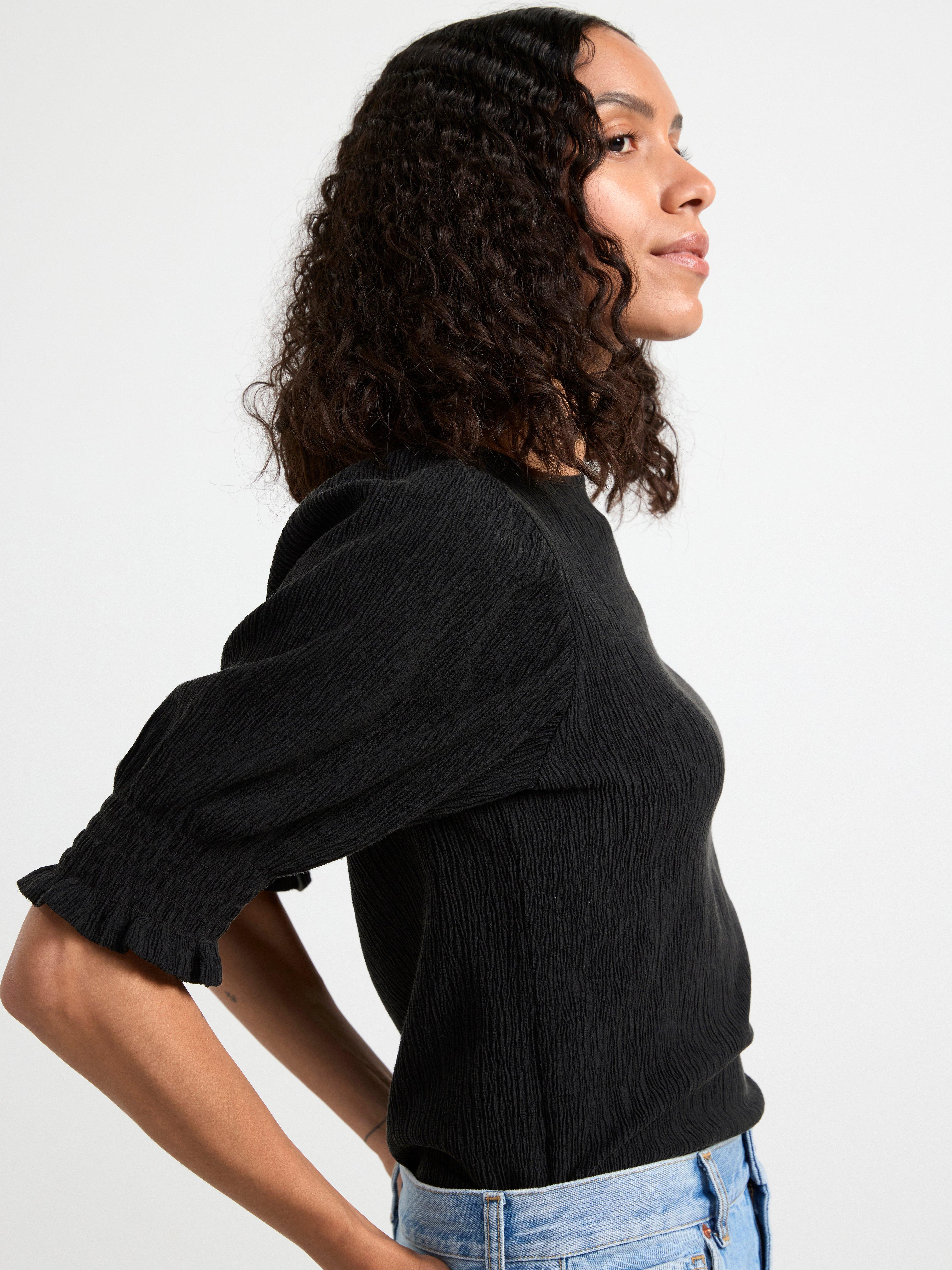 Puff sleeve top Black